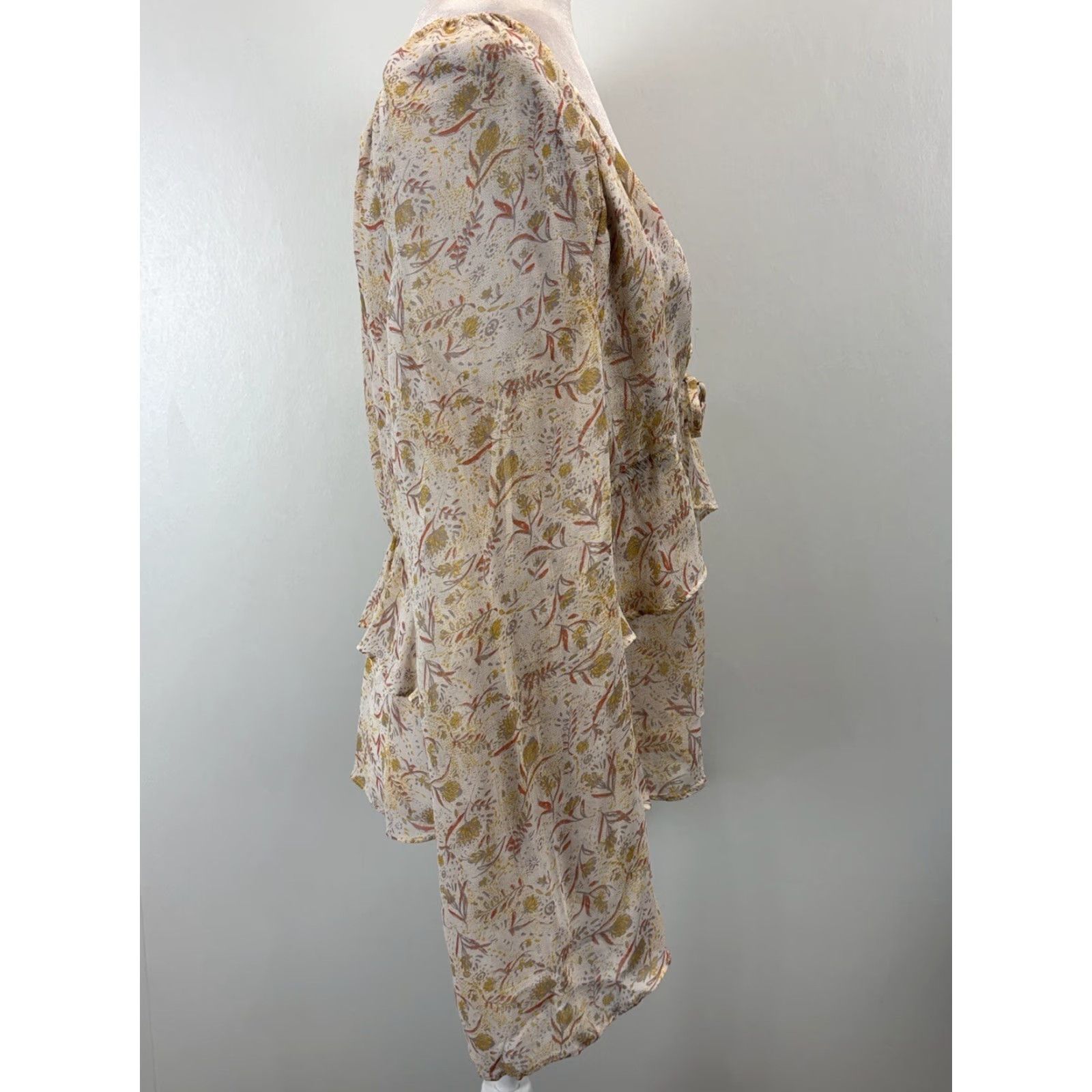 Free People Free People Floral Sheer Bell Sleeve Blouse Medium Beige Womens Size M / US 6-8 / IT 42-44 - 4 Thumbnail