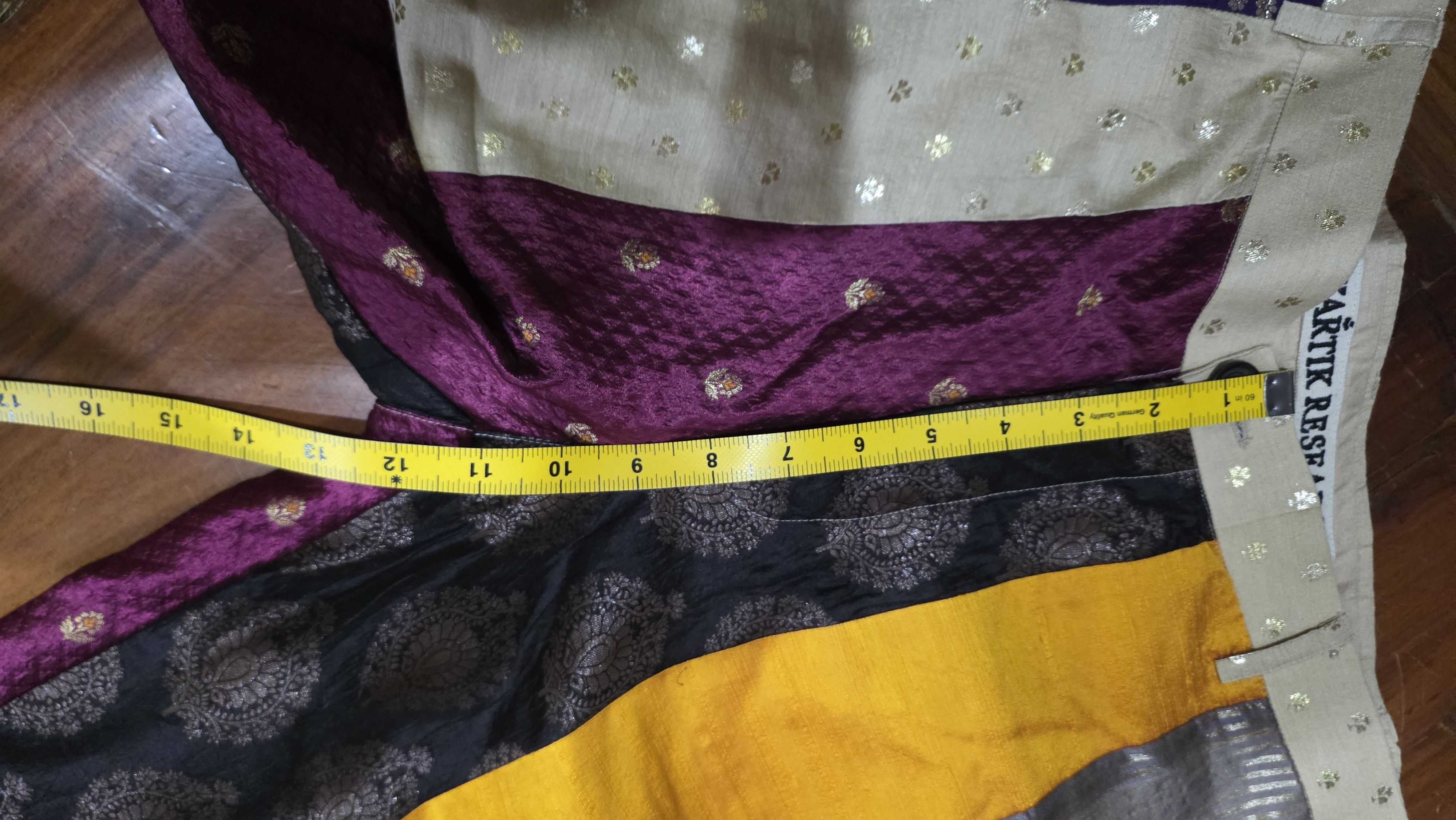Kartik Research Kartik Research Banarasi Silk Shorts Size US 32 / EU 48 - 6 Thumbnail