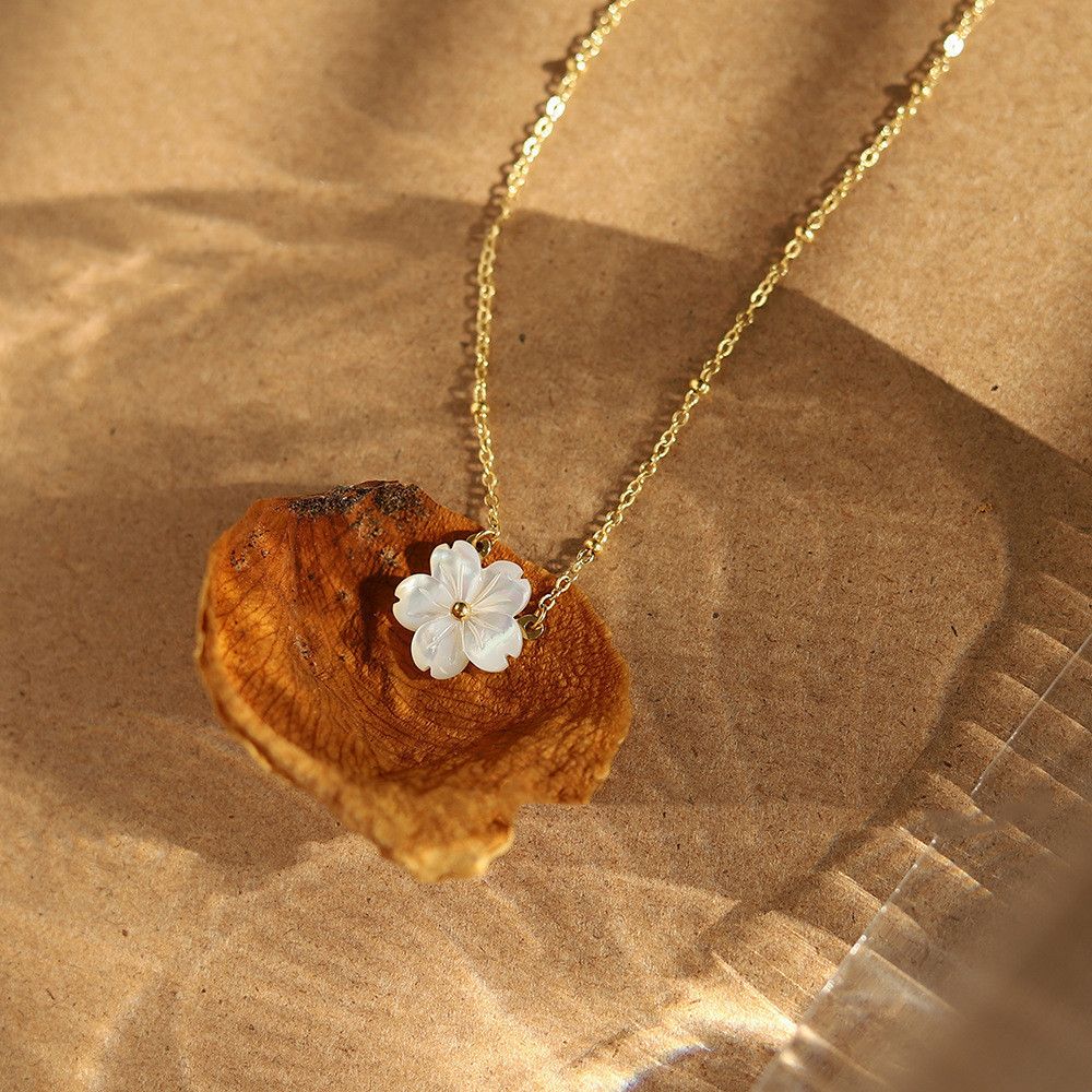 Other Sweet Flower Necklace Size ONE SIZE - 1 Thumbnail