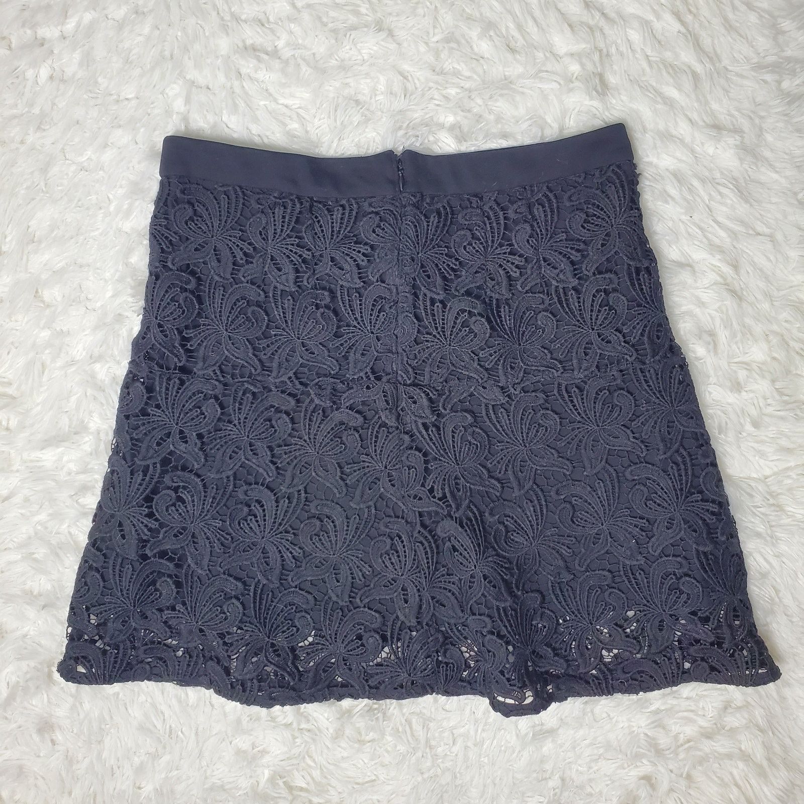 Loft Loft Black Lace Ponte Skirt Small Size 27" / US 4 / IT 40 - 4 Thumbnail