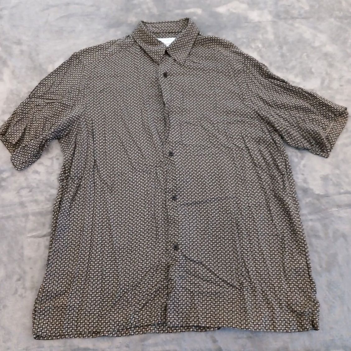 Liz Claiborne Claiborne Concepts Shirt Mens Large Gray Geometric Short Sleeve Button Up Rayon Coral? Size US L / EU 52-54 / 3 - 2 Thumbnail