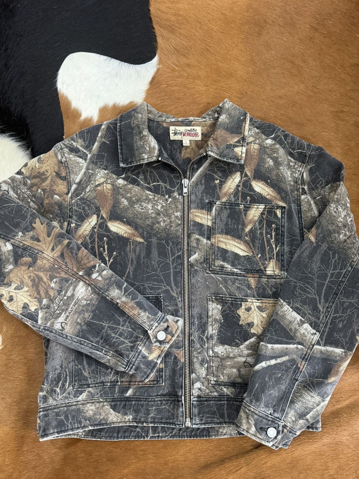 Stüssy: Men's Realtree Edge Zip Work Jacket (White) | DSMNY