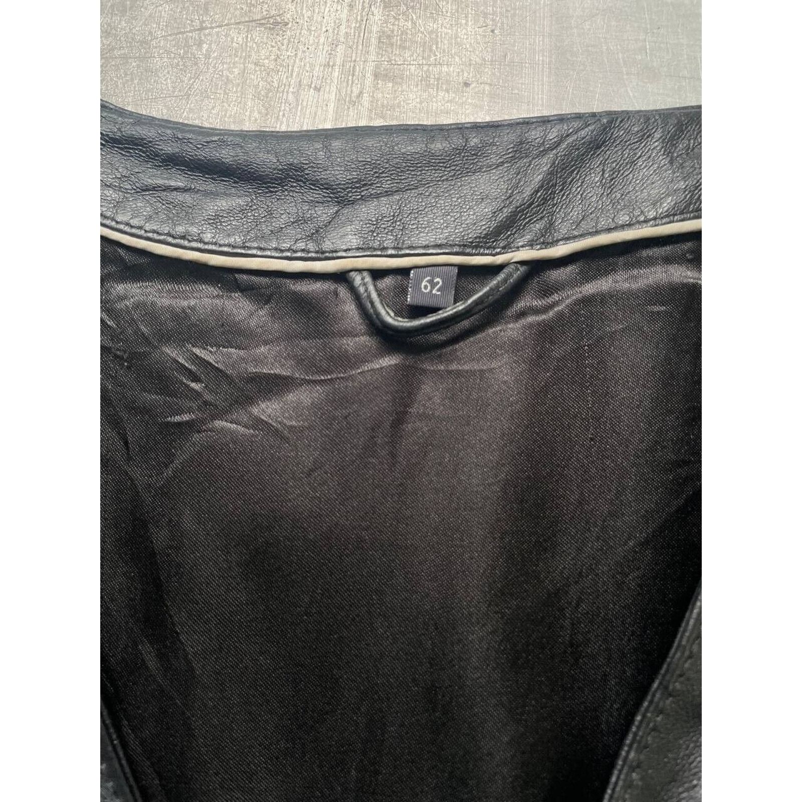 Vintage Vintage Black Leather Vest Multi-Pocket Button Closure XL Size US XL / EU 56 / 4 - 7 Thumbnail