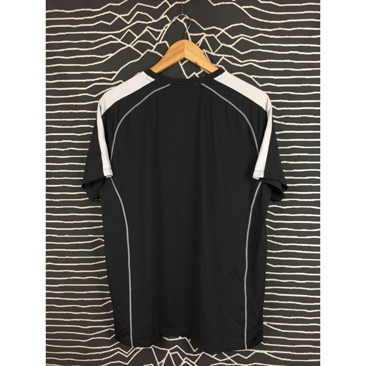 GU × Japanese Brand GU Sports Short Sleeve Sportswear Jersey Size L Size US L / EU 52-54 / 3 - 4 Thumbnail