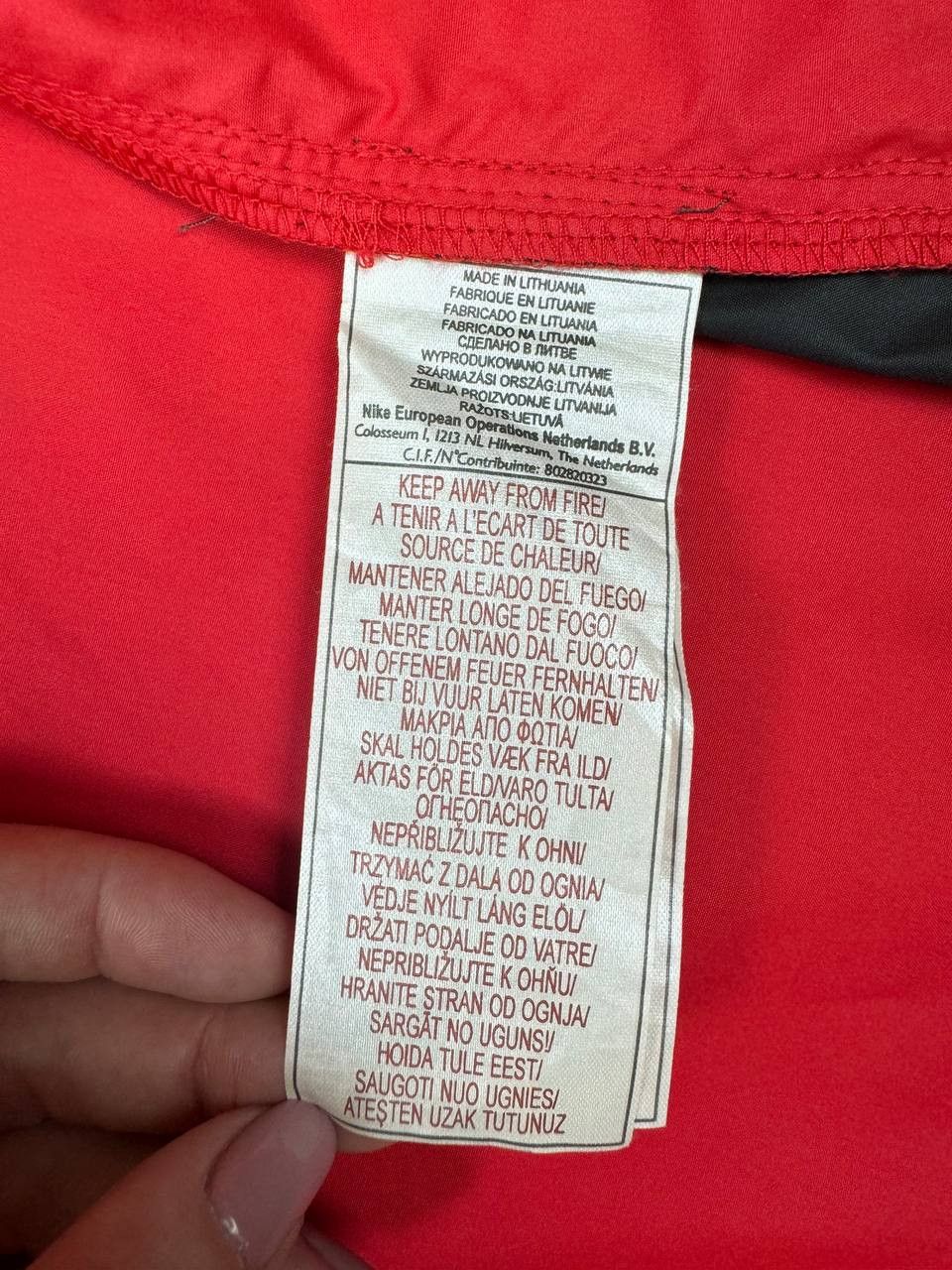 Nike Vintage Nike Windbreaker Track Retro Nylon Jacket Red Size US M / EU 48-50 / 2 - 9 Thumbnail