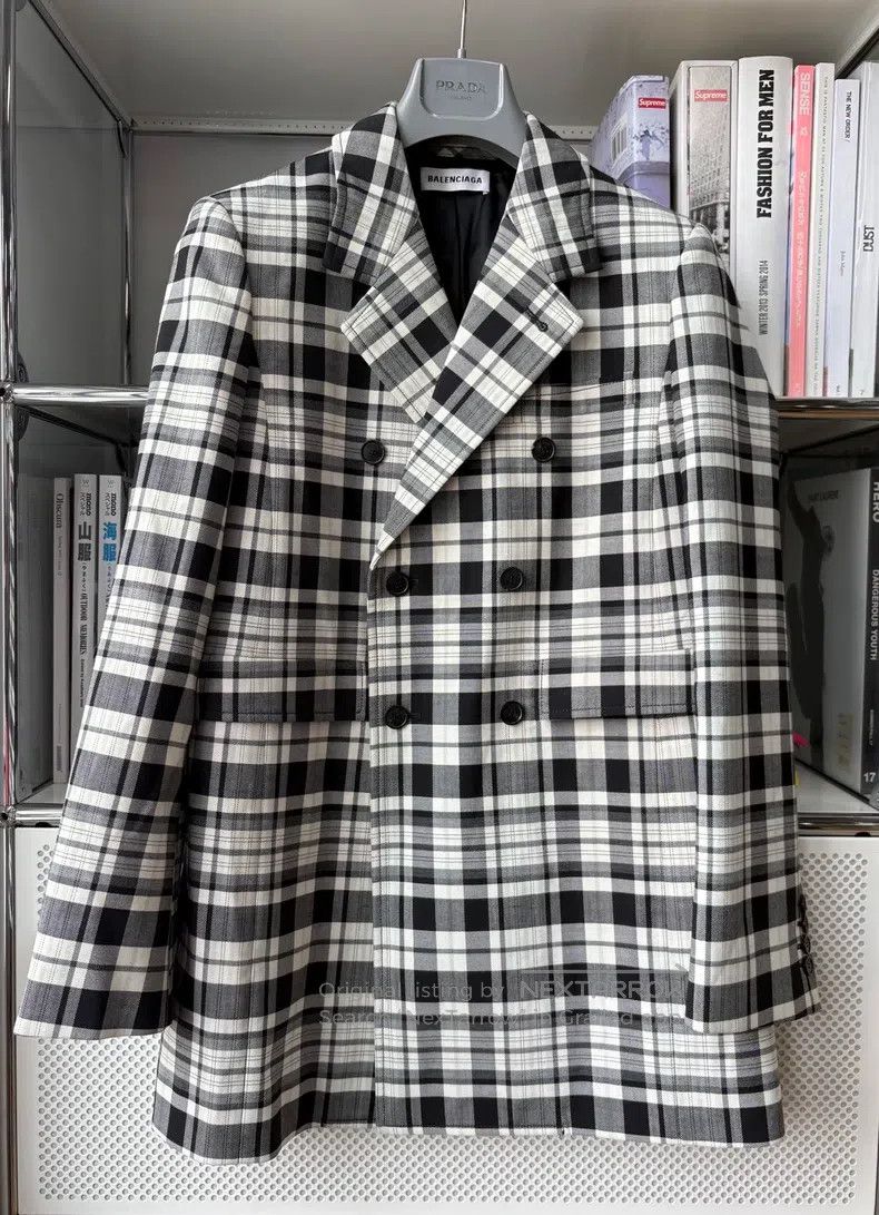 Balenciaga Balenciaga Black and White Plaid Double-Breasted Classic T Size XS / US 0-2 / IT 36-38 - 1 Thumbnail