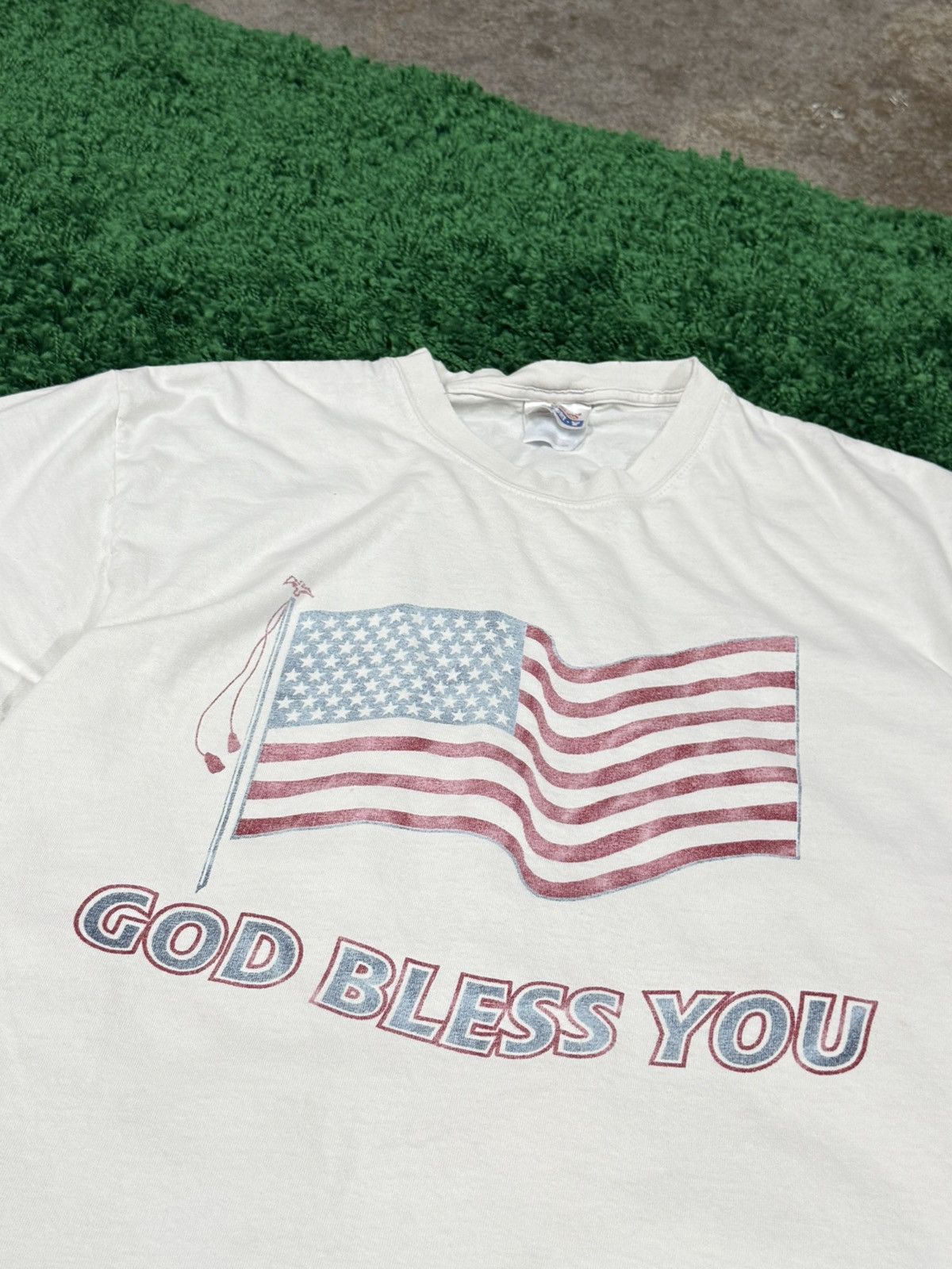 Hanes Vintage Hanes Comfort America Flag God Bless Tee White Size US M / EU 48-50 / 2 - 3 Thumbnail
