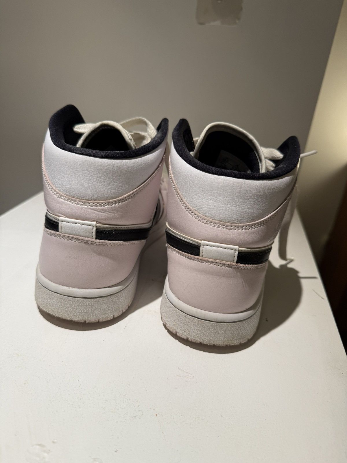 Jordan Brand Jordan 1 Mid Barely Rose Size US 11.5 / IT 41.5 - 3 Thumbnail