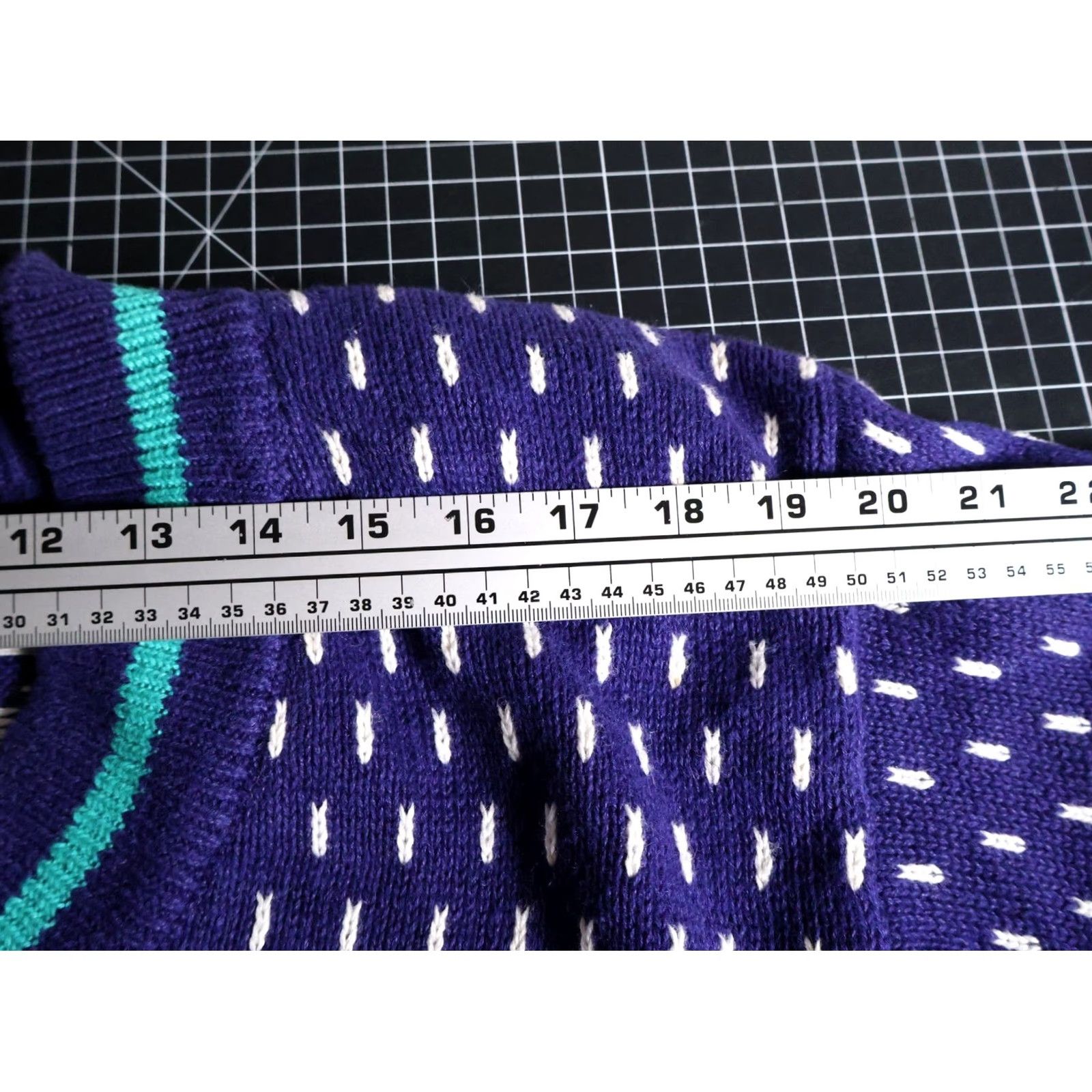 Vintage VINTAGE Boundary Waters Women's Large 90s Tennis Sweater Blue Birdseye V-Neck Cotton Ramie Blend Pullover Size L / US 10 / IT 46 - 7 Thumbnail