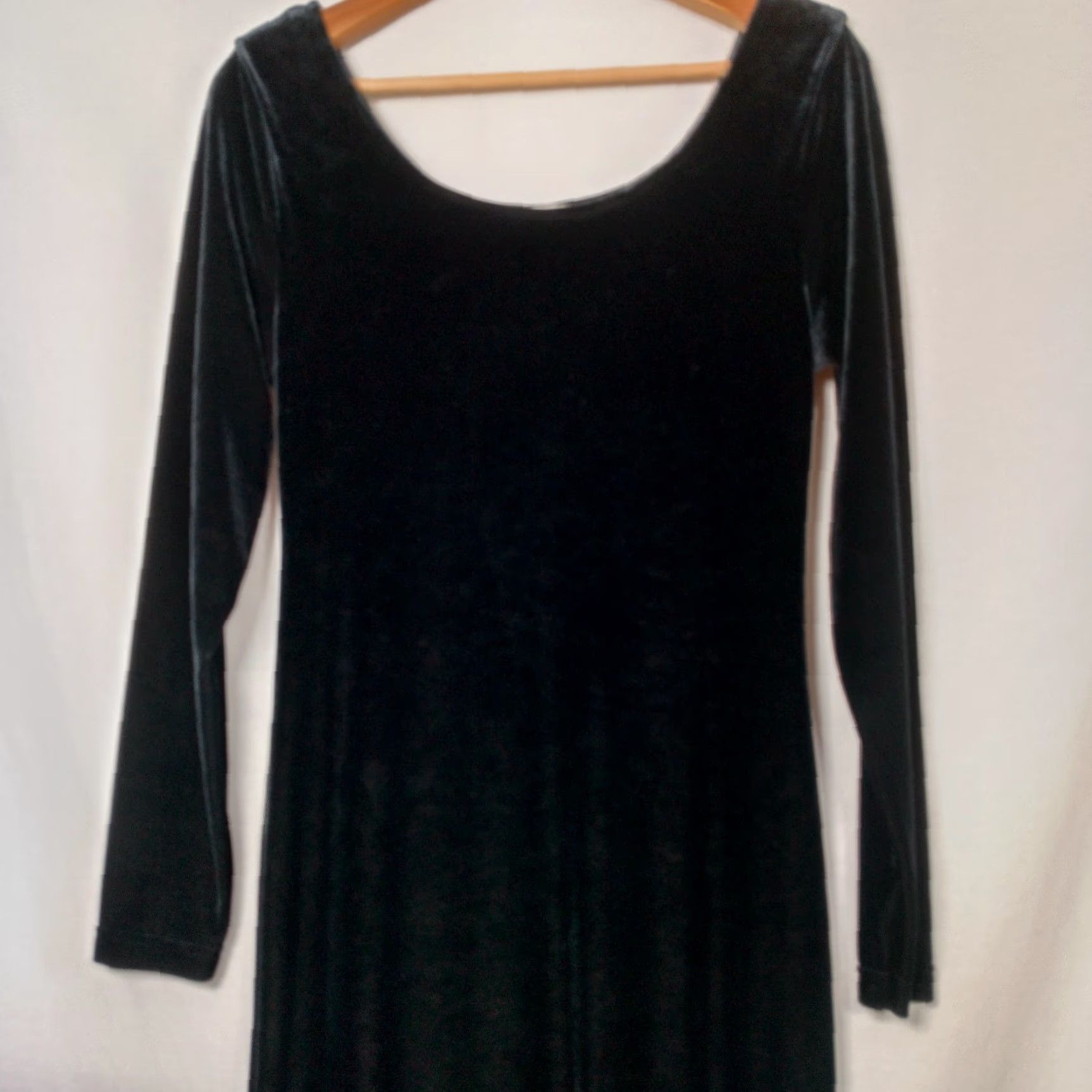 Velour Valerie Stevens Dress Maxi Long Sleeve Black Velour Gothic Whimsigoth Vampire 8 Womens Regular Long Dress, 59.5" Size M / US 6-8 / IT 42-44 - 3 Thumbnail