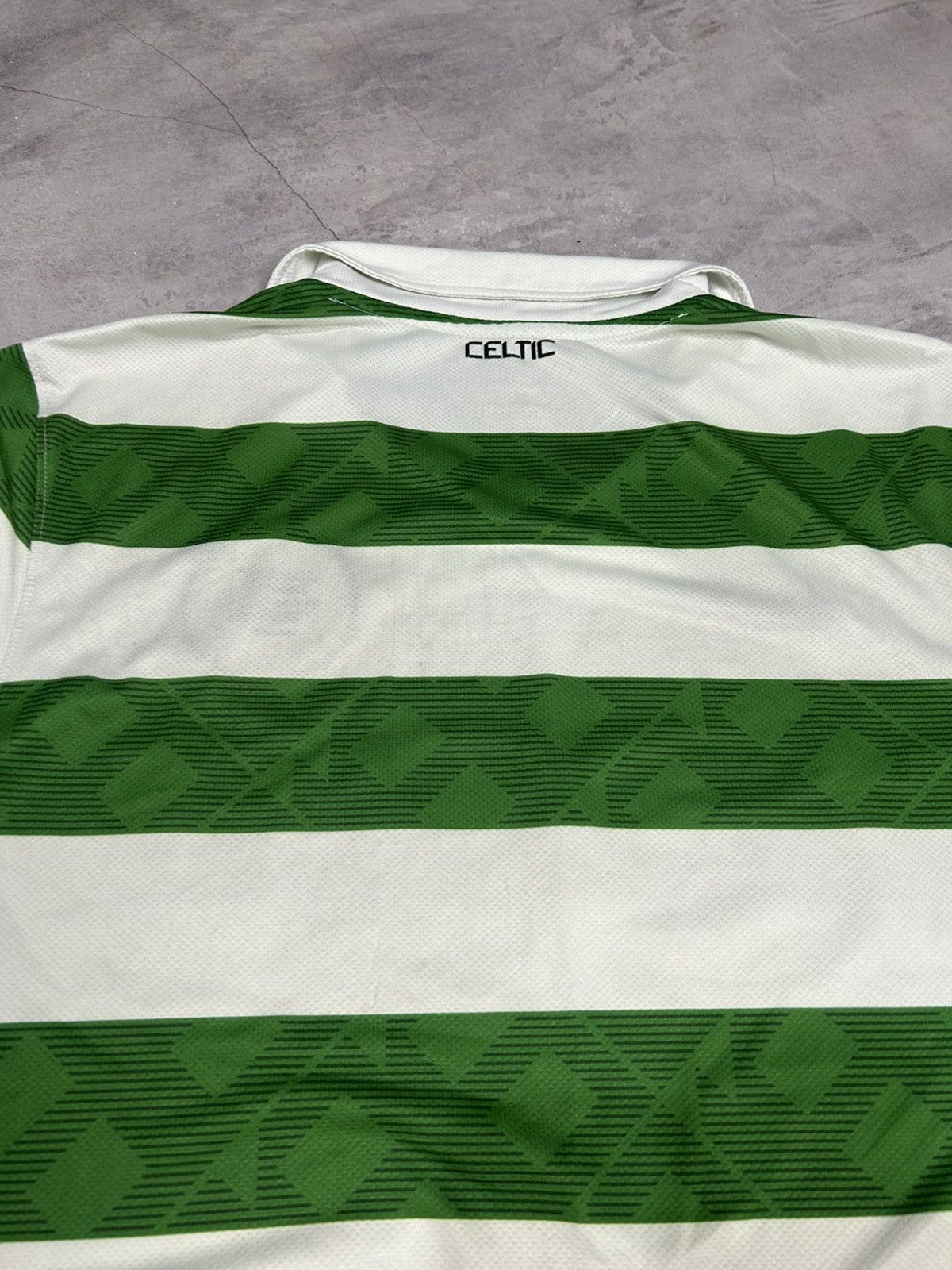 Nike Nike Celtic 2010/2011 Home Jersey Collared Size Medium Size US M / EU 48-50 / 2 - 10 Thumbnail