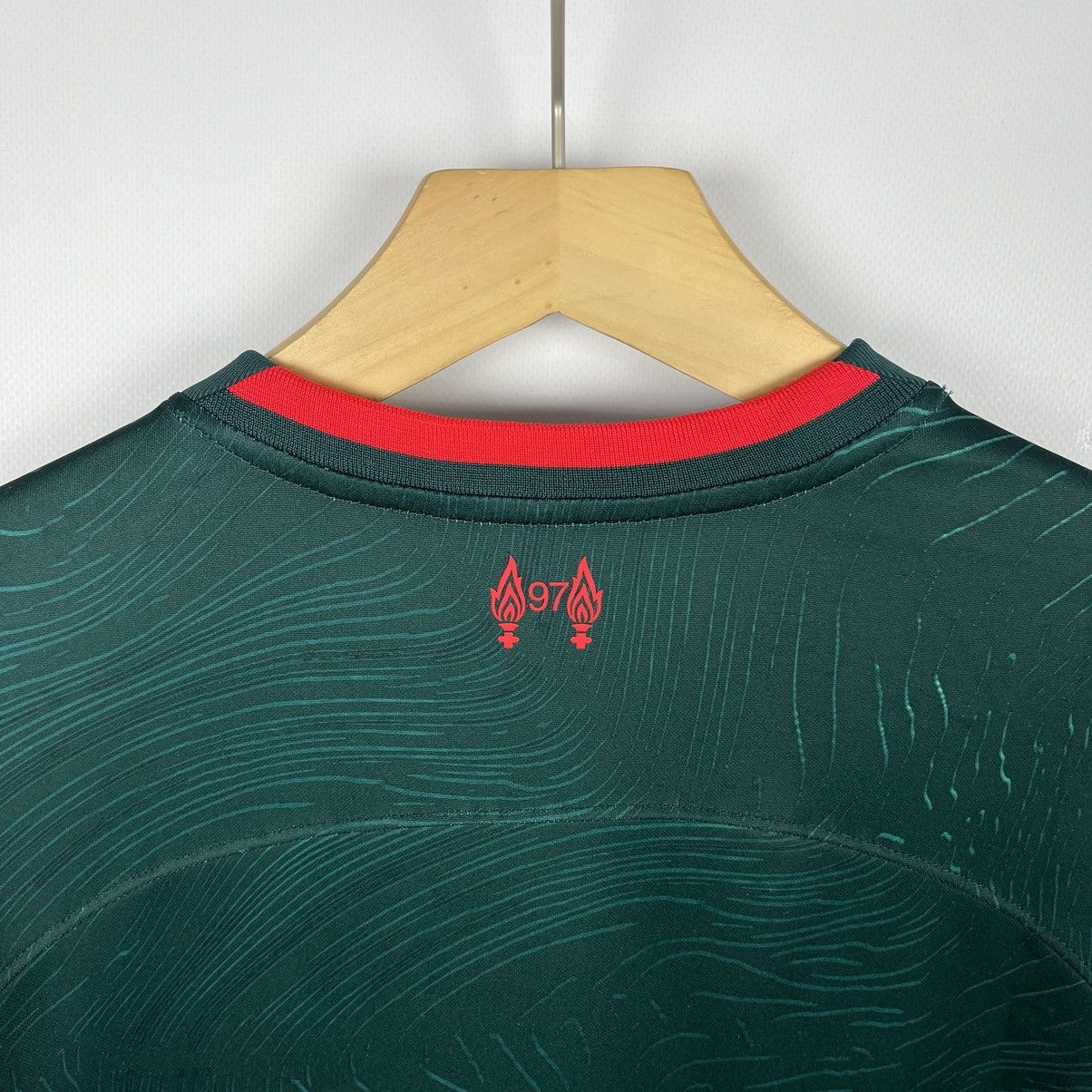 Nike Nike Liverpool third soccer jersey 2022/2023 Size US L / EU 52-54 / 3 - 17 Thumbnail