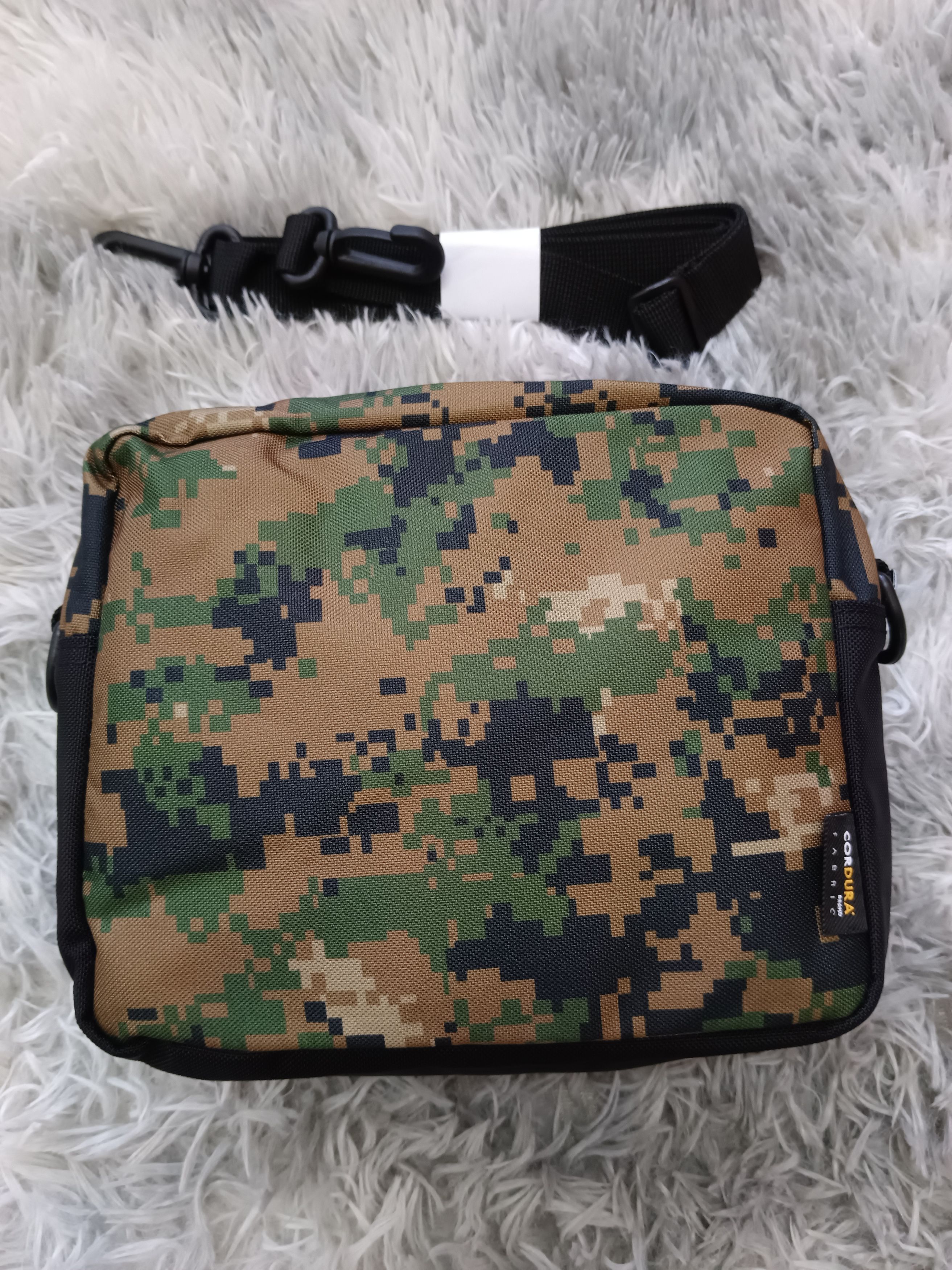 Hypebeast STUSSY DIGI CAMO SHOULDER BAG Size ONE SIZE - 4 Thumbnail