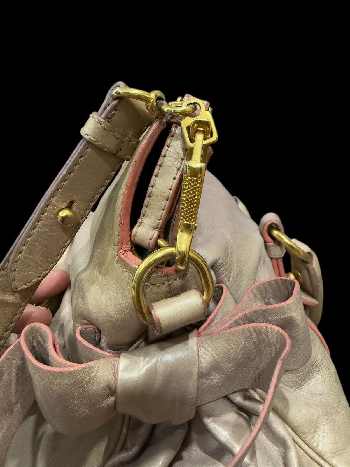 Genuine Leather × Miu Miu MIU MIU VITELLO LUXURY BOW BAG LEATHER DISTRESS ABSTRACT Size ONE SIZE - 7 Thumbnail
