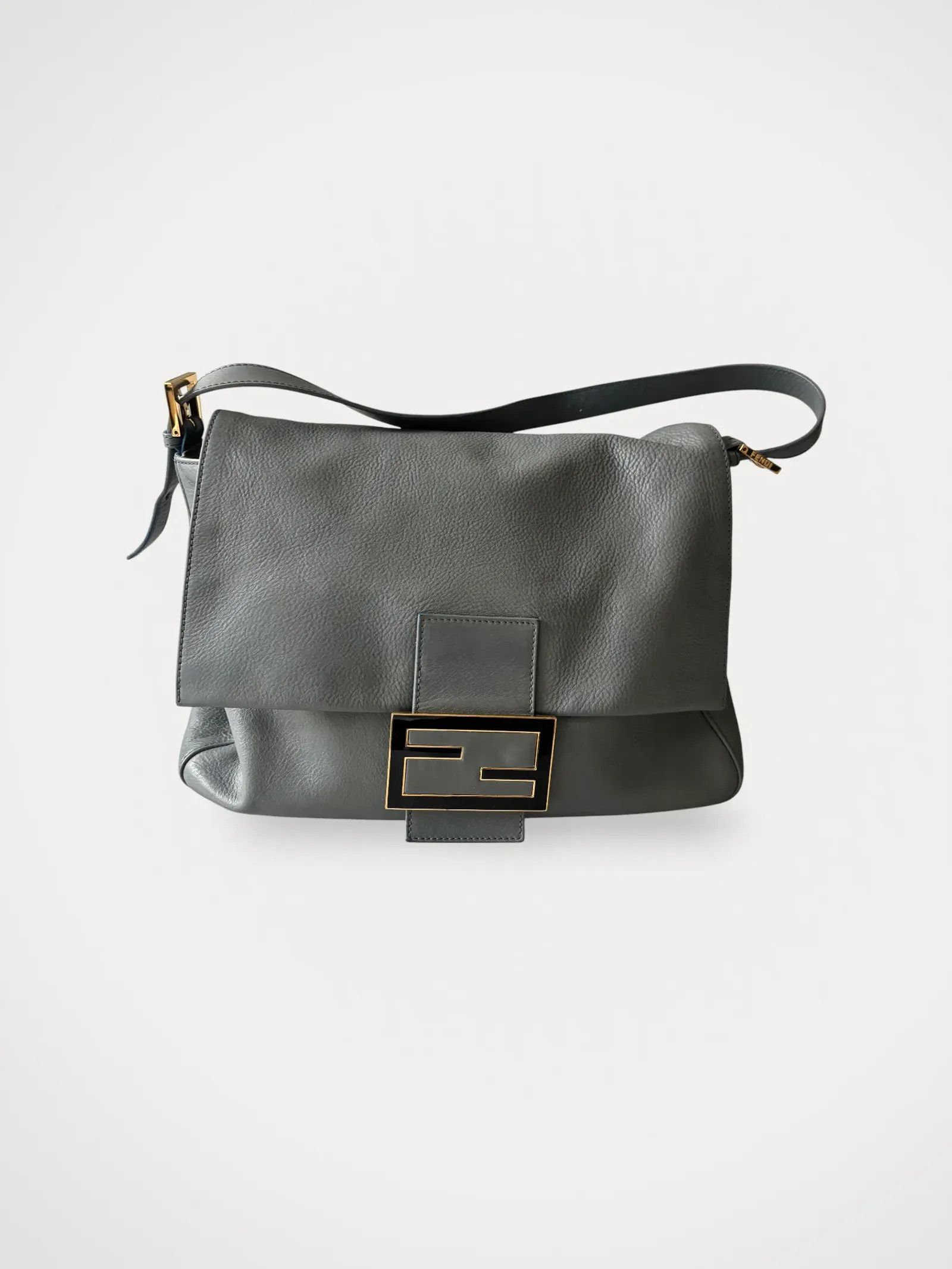 Fendi Baguette Bucket Bag in Grey, Women's