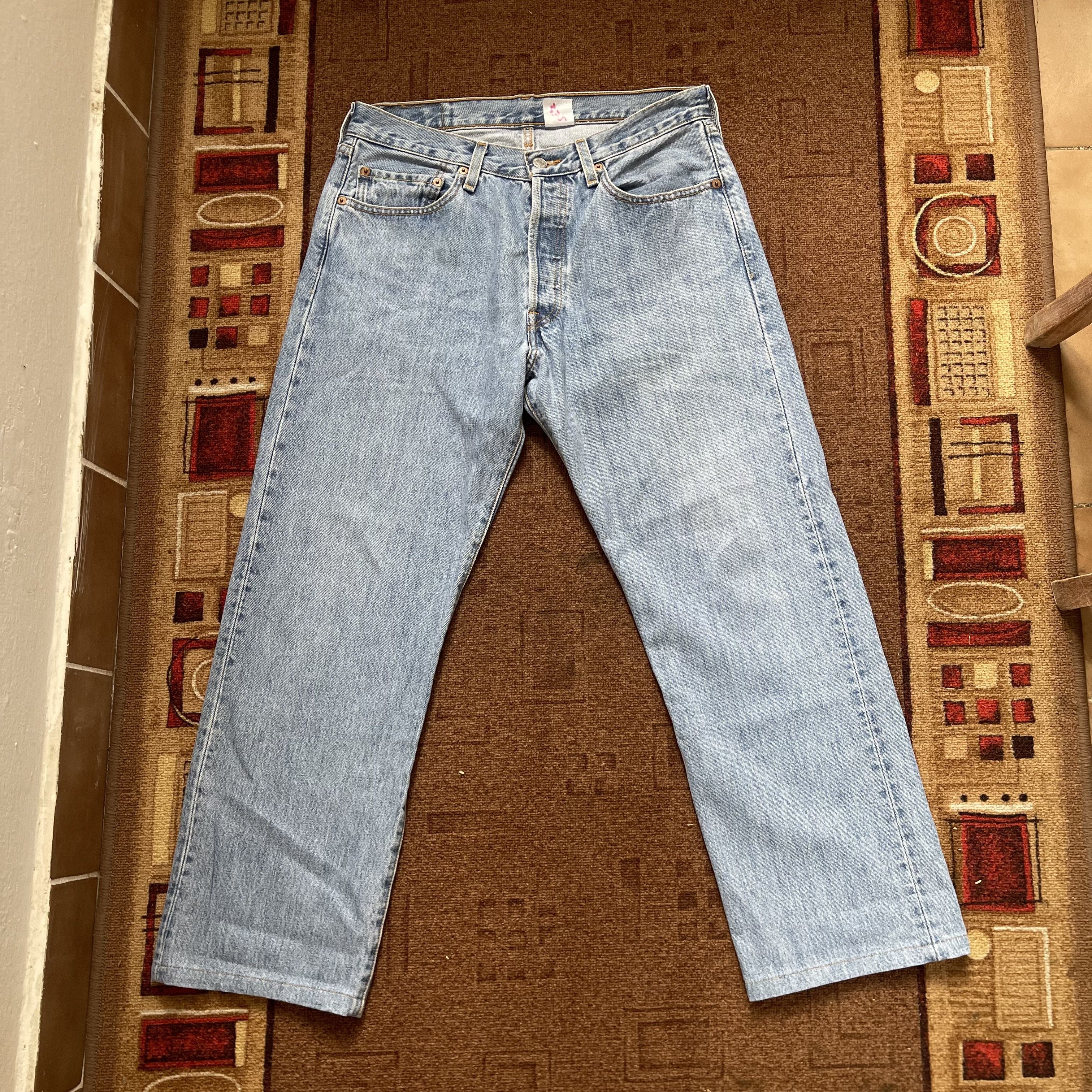 Jean × Vintage 90s Vintage Levi's 501 Blue white Jeans 32x30 Size US 32 / EU 48 - 1 Thumbnail