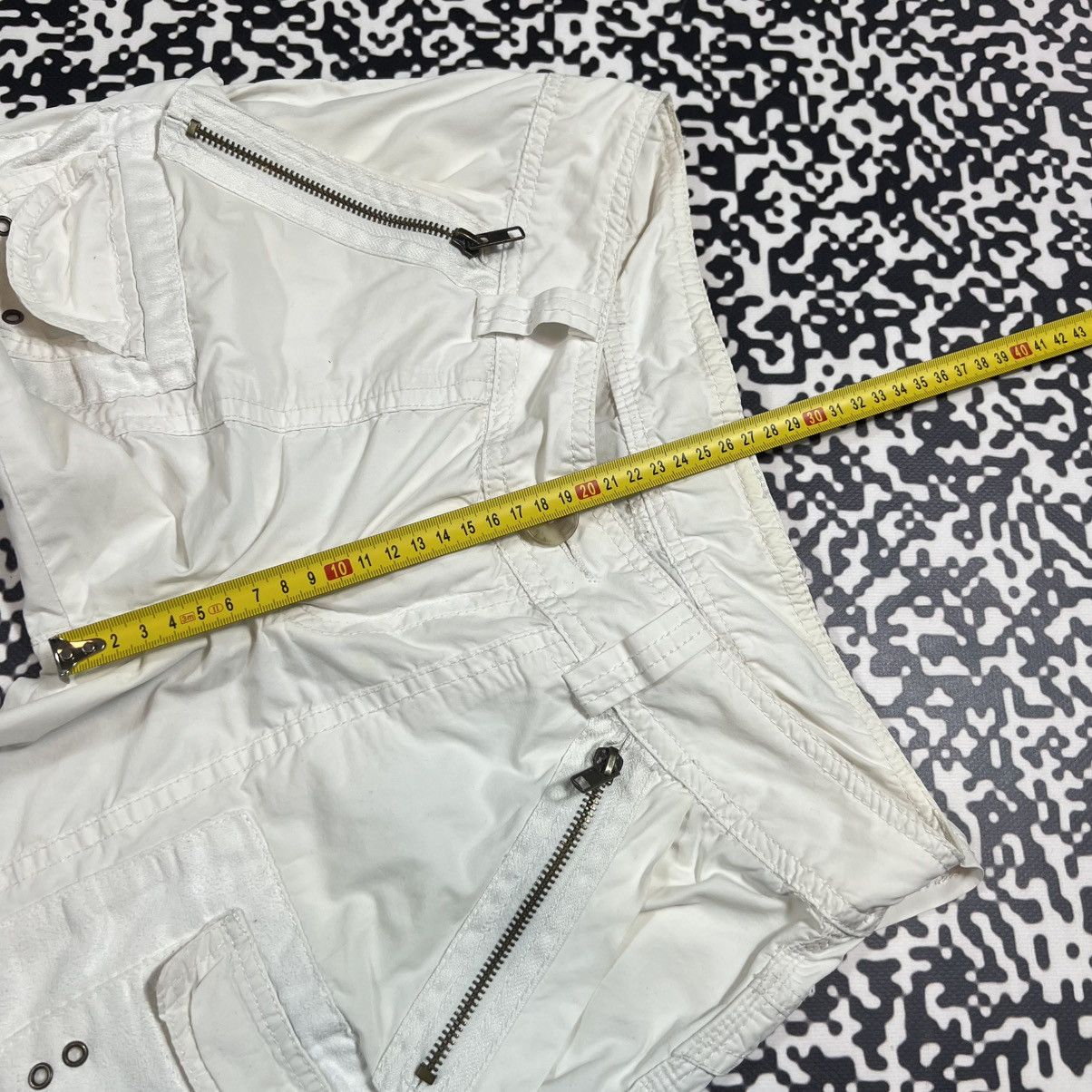 Japanese Brand Vintage Y2K Japanese Dragon Logo Cargo Pants MHI Style 90s Size 27" / US 4 / IT 40 - 21 Thumbnail