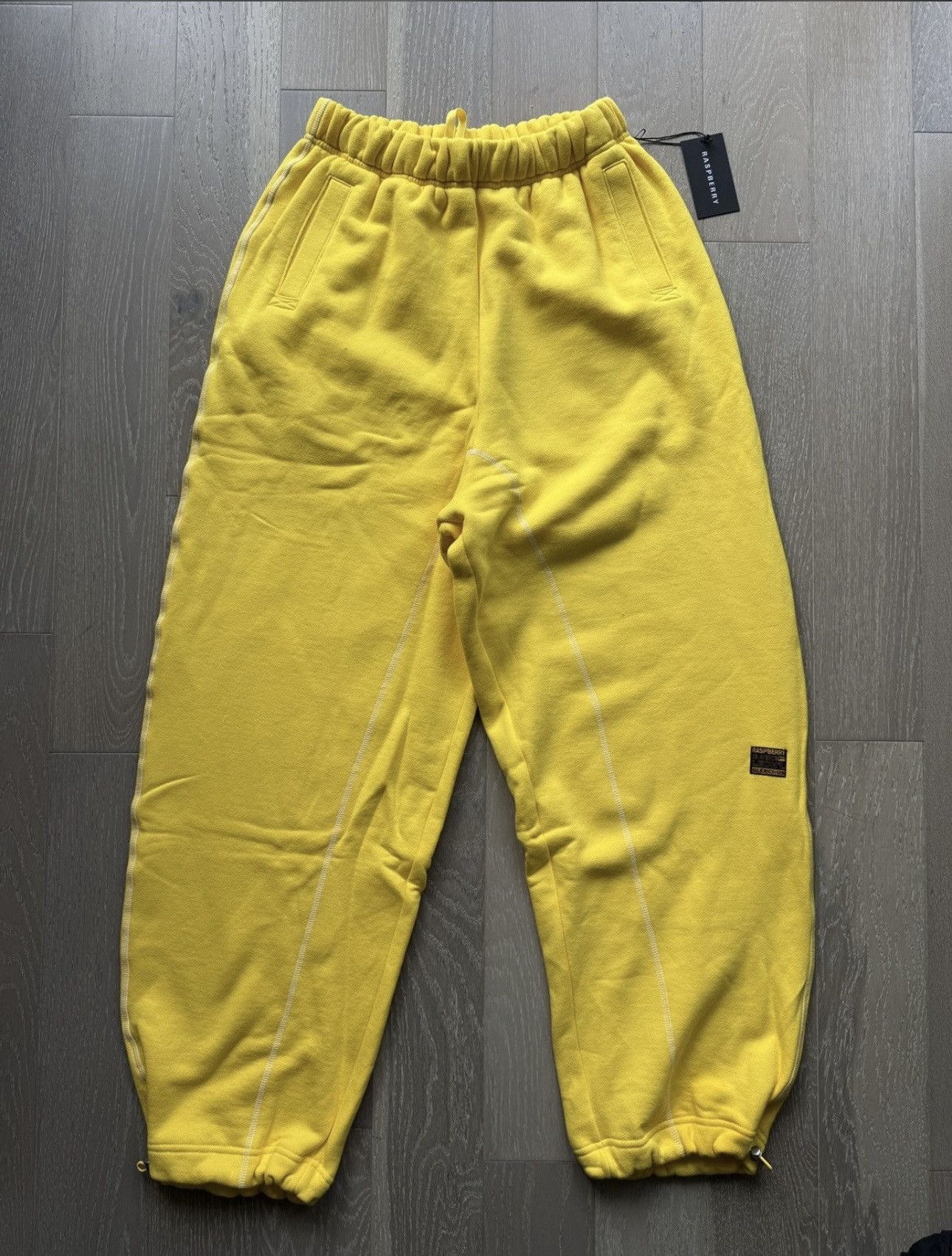 The GV Gallery MEDIUM SMALL GV GALLERY RASPBERRY HILLS LEMON DROP SWEATS Size US 32 / EU 48 - 1 Thumbnail