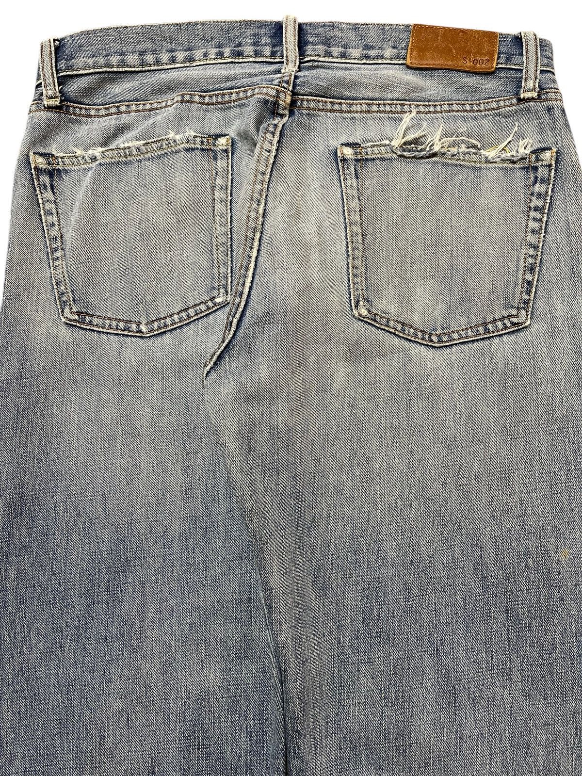 Uniqlo Vintage Japanese Uniqlo Light Faded Wash Distress Loose Jean Size US 33 - 6 Thumbnail