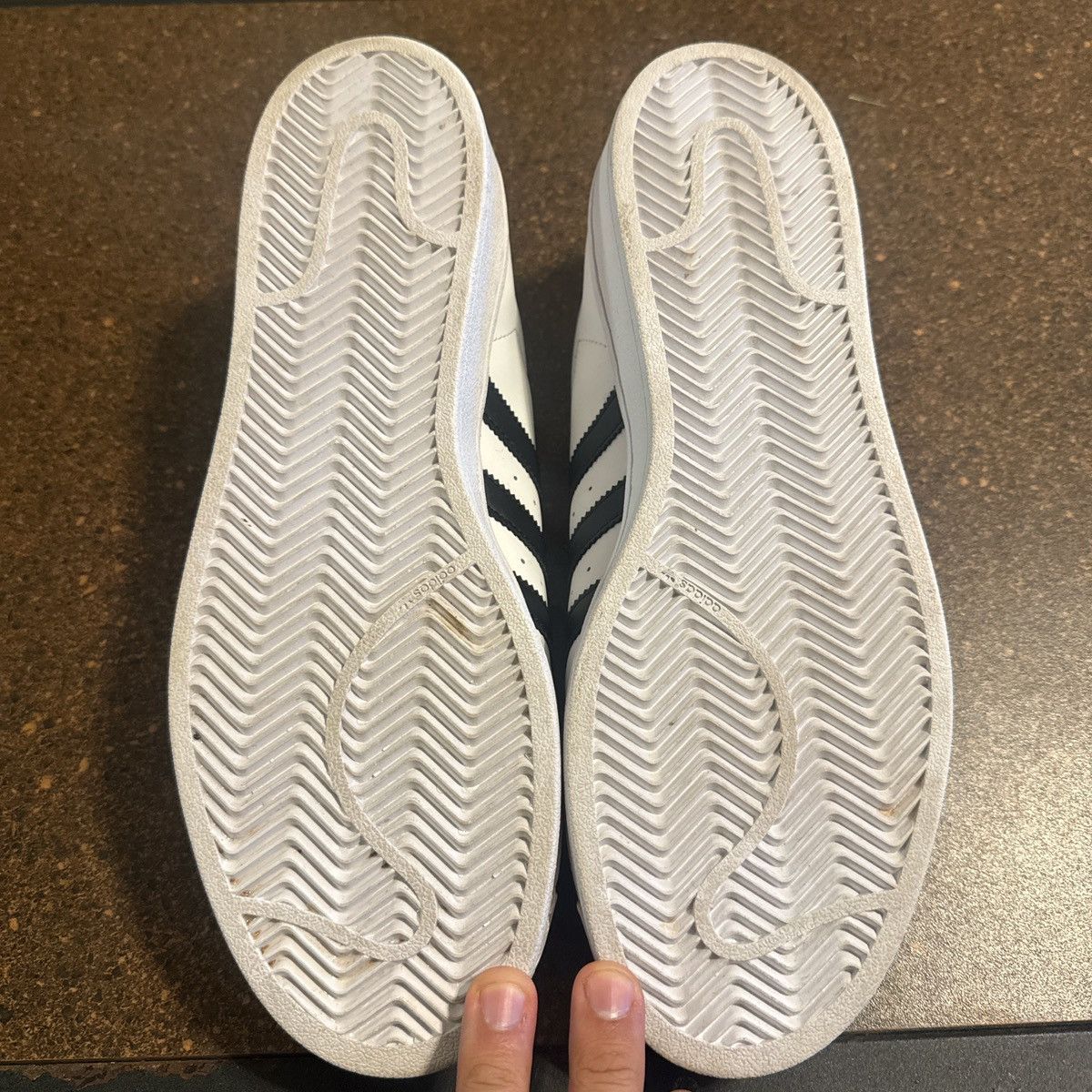 Adidas Adidas Superstars White Size 10.5 Size US 10.5 / EU 43-44 - 6 Thumbnail