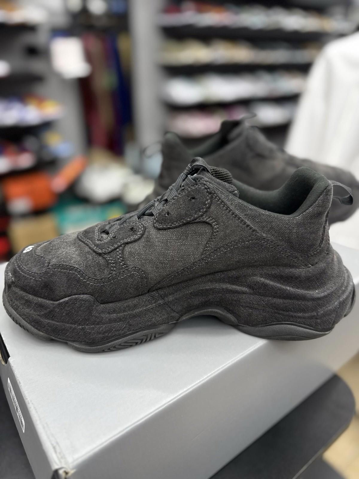 Balenciaga Balenciaga Triple S Denim Size 10US/43EU $1150 Retail Size US 10 / EU 43 - 9 Thumbnail