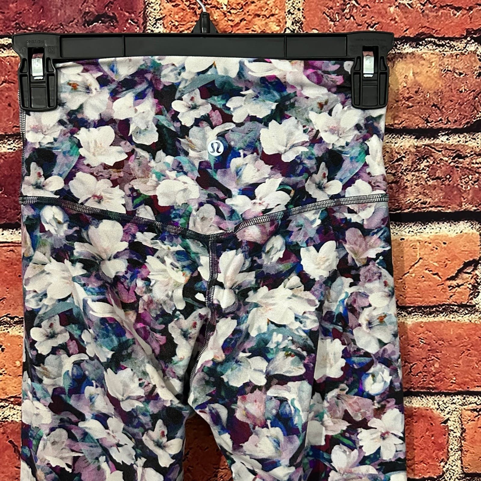 Lululemon lululemon leggings size 4 Size 27" / US 4 / IT 40 - 5 Thumbnail