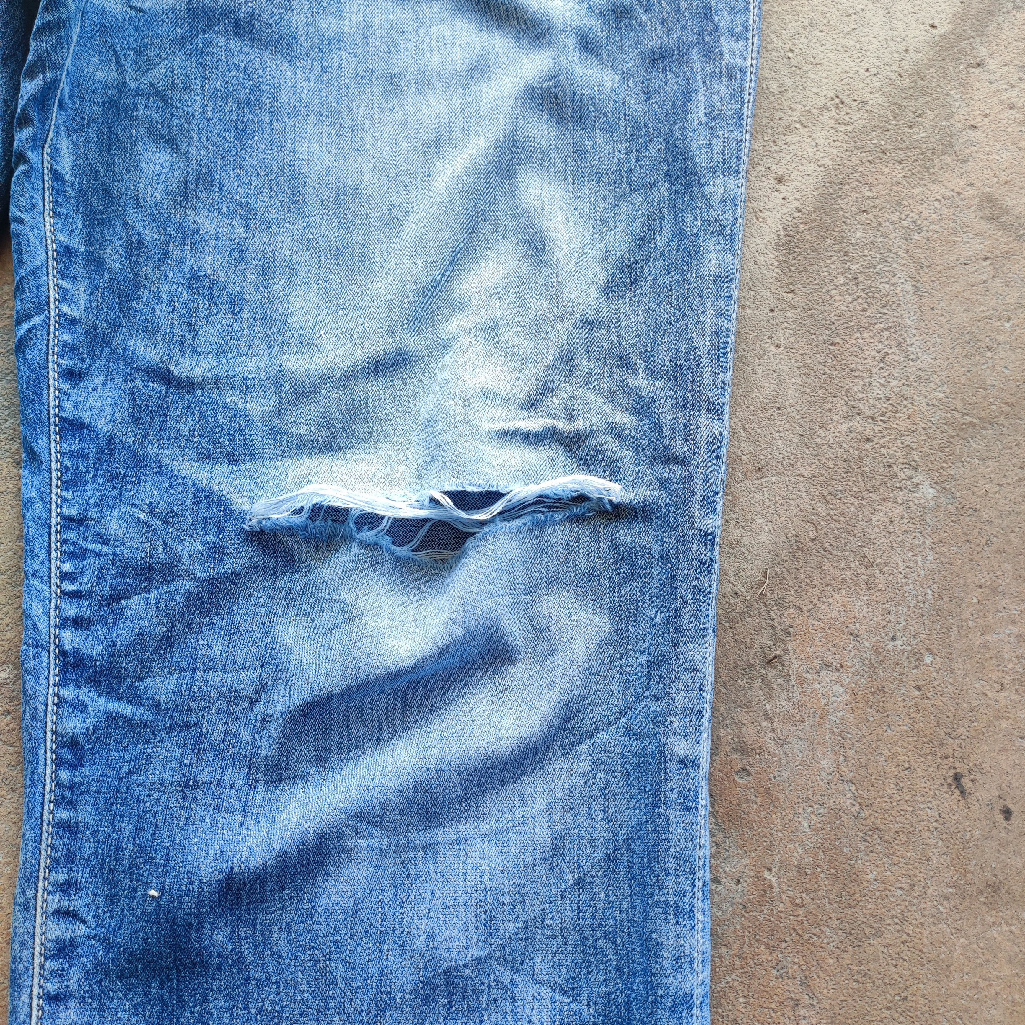 Wrangler Vintage Wrangler Brand Faded Jeans Ripped Pants Size US 37 - 5 Thumbnail