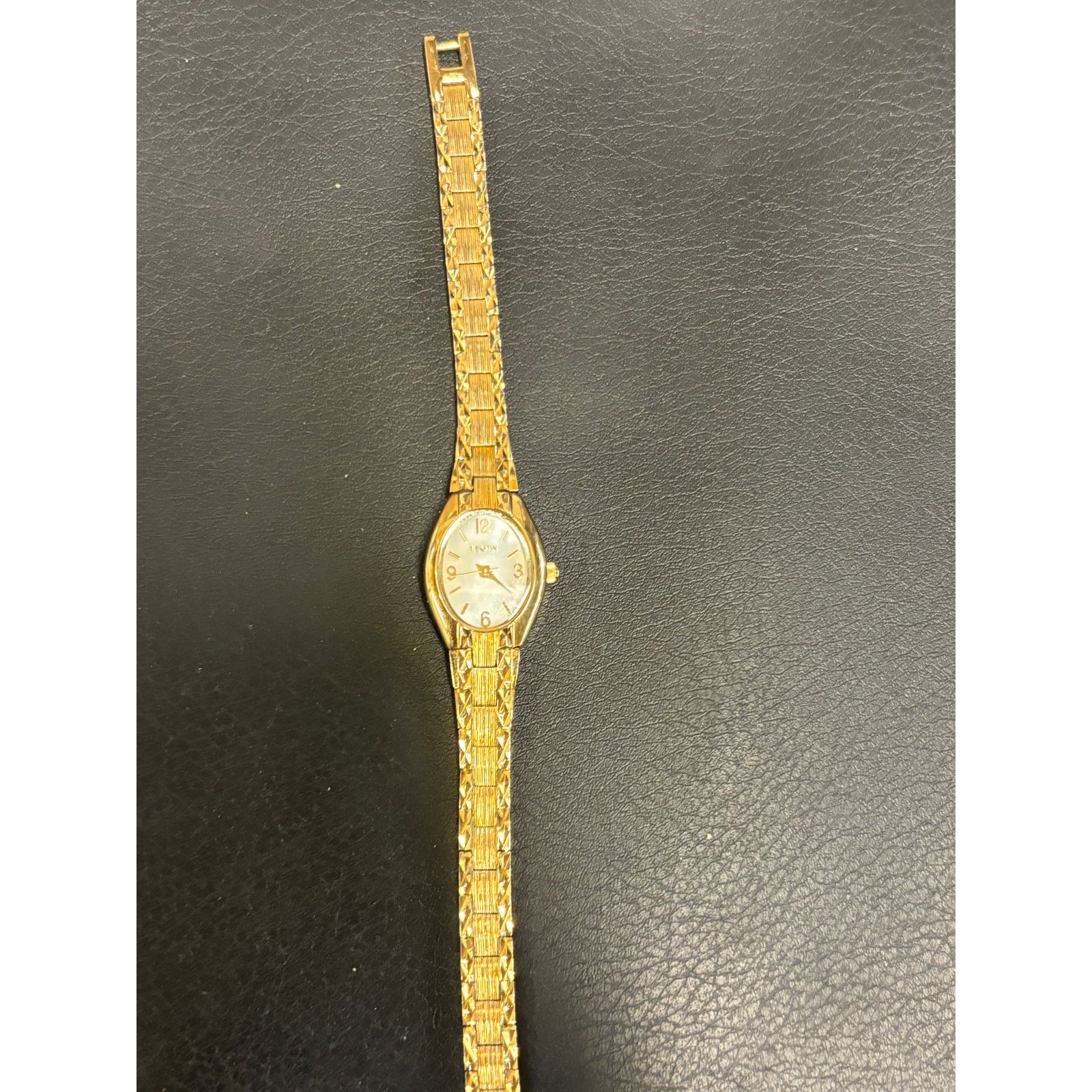 Elgin National Watch Company Vintage Elgin EG388 Gold Tone Women’s Watch! New Battery! Size ONE SIZE - 8 Thumbnail