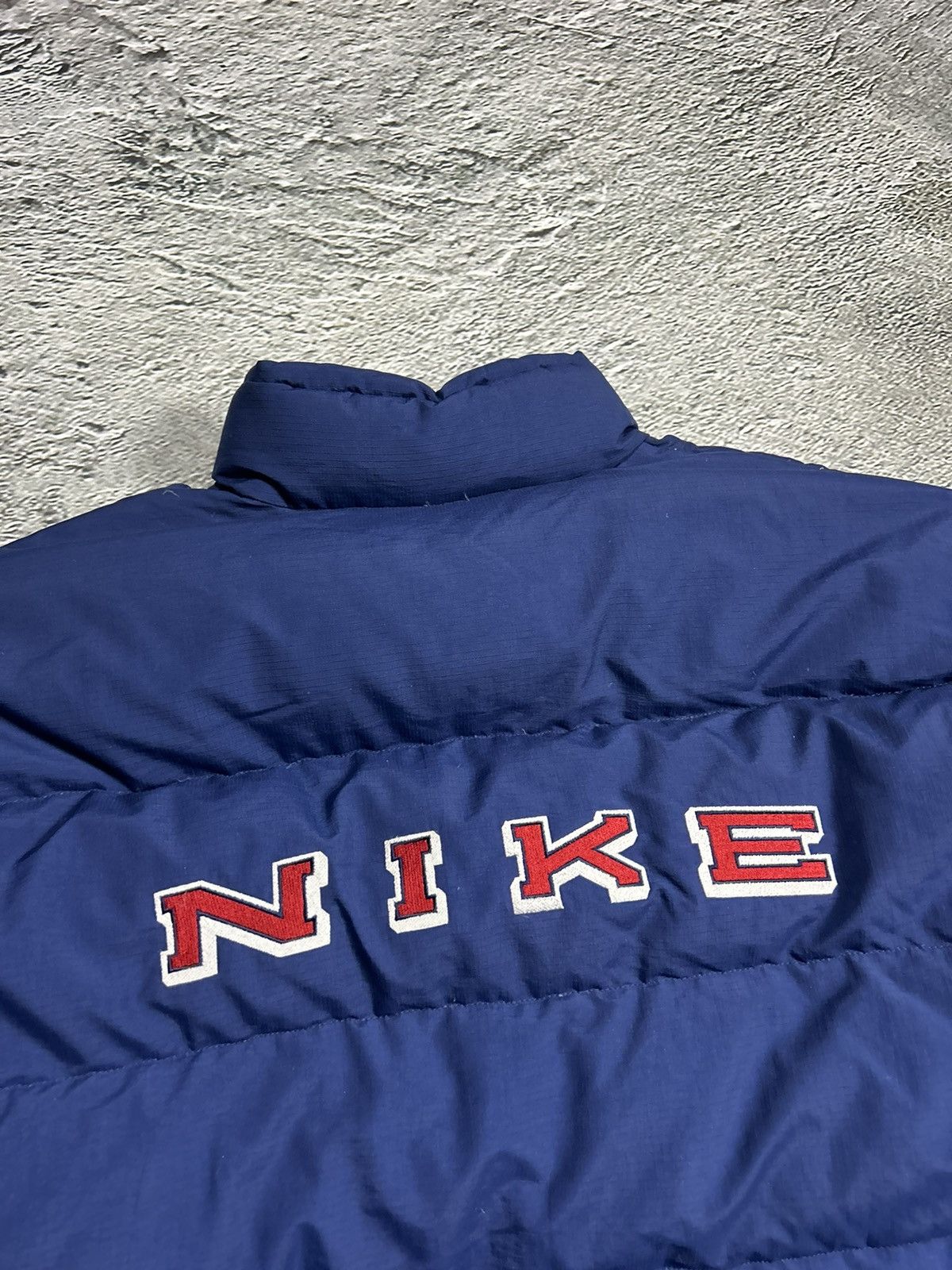 Nike × Vintage Nike navy puffer jacket big logo reversible vintage 90s red Size US XXL / EU 58 / 5 - 2 Thumbnail