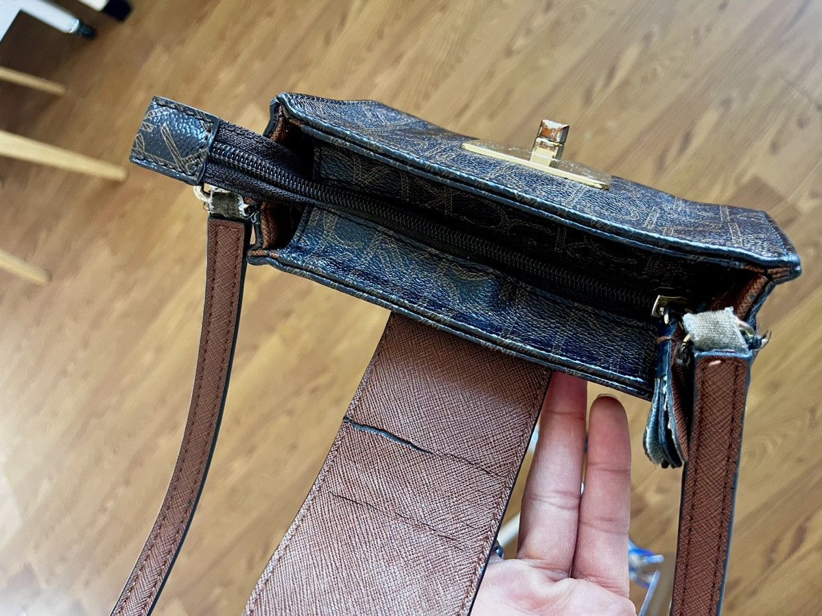 Calvin Klein Calvin Klein - Vintage Mini Crossbody Bag w/ Textured Logo Size ONE SIZE - 4 Thumbnail