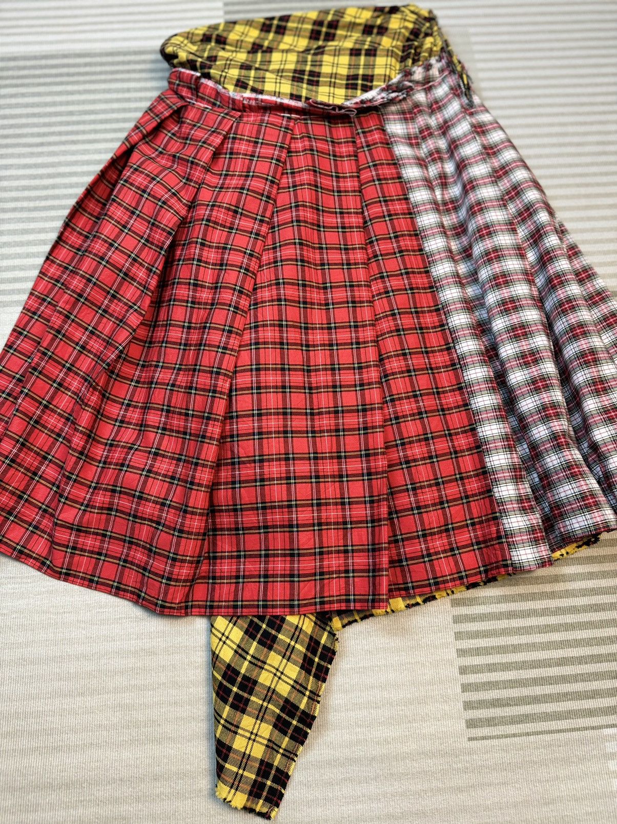 Comme des Garcons Comme Des Garcons Patchwork Skirt AD2005 Runway Collection Size 28" / US 6 / IT 42 - 6 Thumbnail