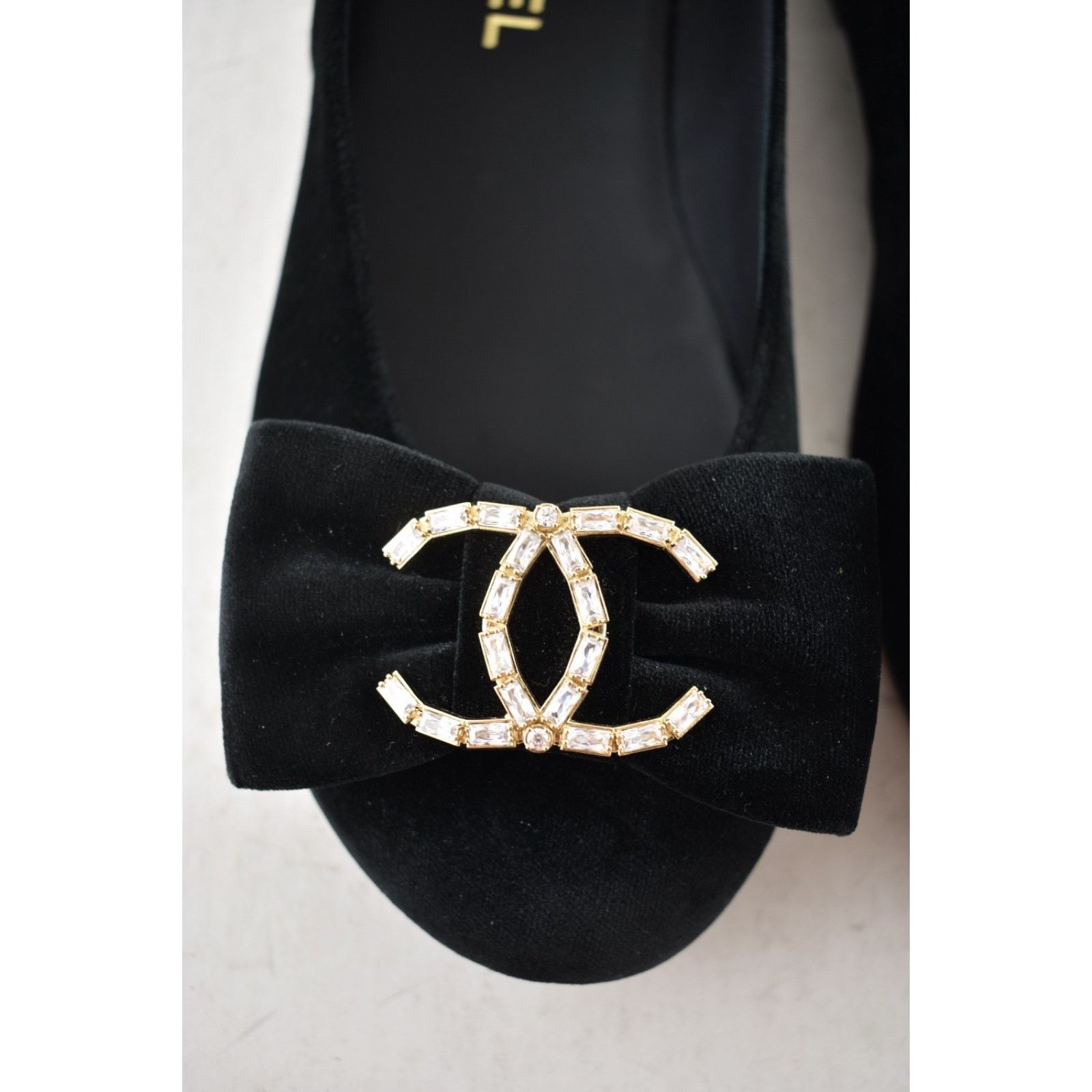 Chanel Chanel Velvet Crystal CC Bow Ankle Strap Ballet Flat 36.5 Size US 5.5 / IT 35.5 - 13 Thumbnail