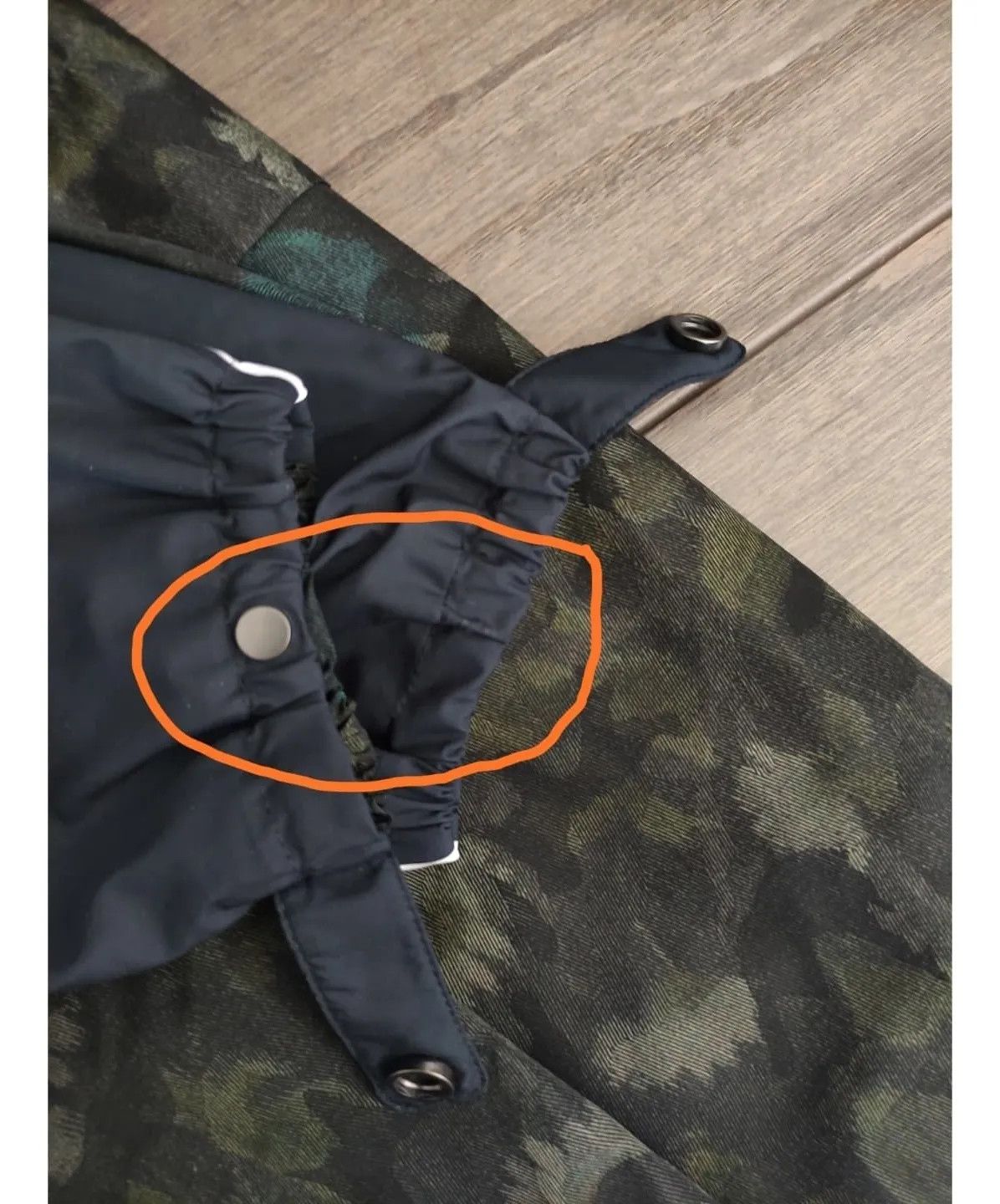 Valentino Valentino camo windbreaker L - Fashionella Size US L / EU 52-54 / 3 - 9 Thumbnail
