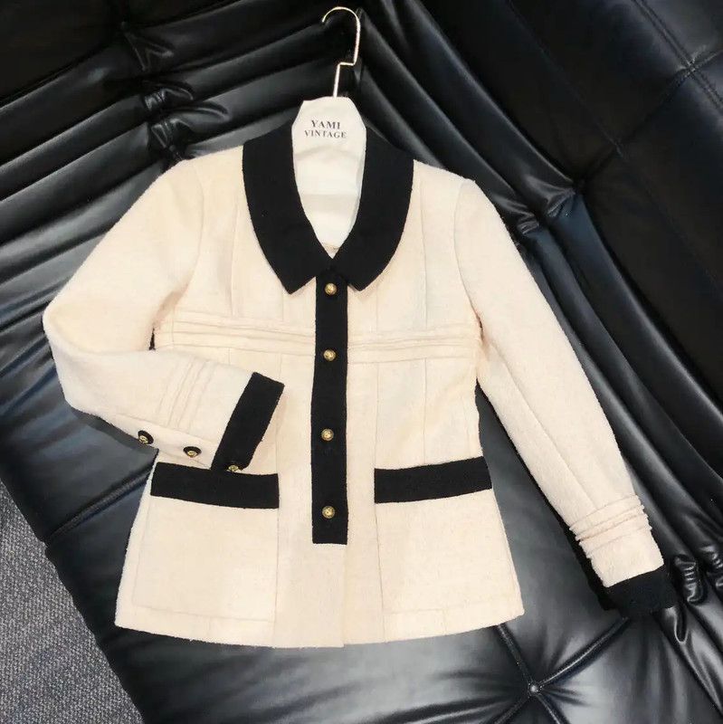 Chanel Chanel Beige Wool Blend Jacket with Black Trim 0089 Size M / US 6-8 / IT 42-44 - 1 Thumbnail