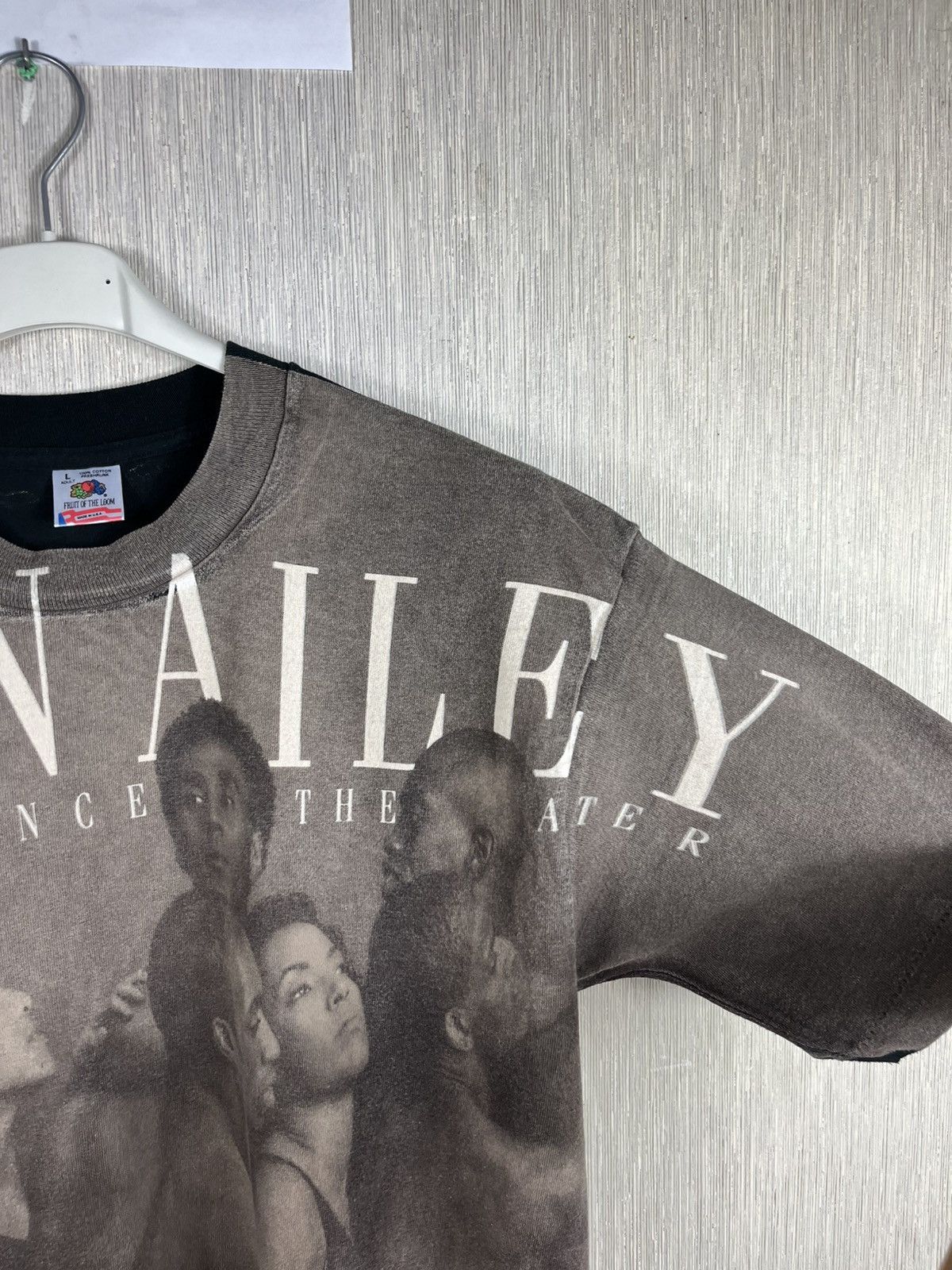 Vintage Vintage 90s Alvin Ailey x Annie Liebovitz full print t-shirt Size US L / EU 52-54 / 3 - 10 Thumbnail