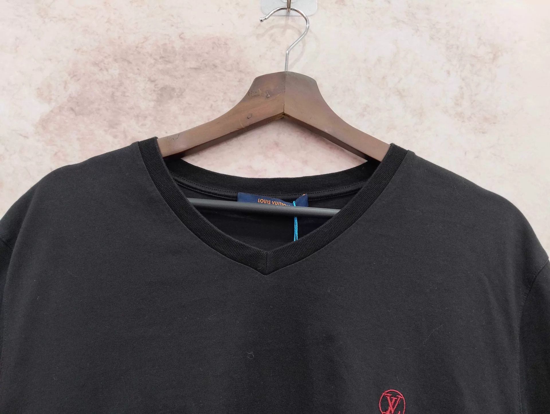 Louis Vuitton LV Embroidered Logo Short Sleeve T-shirt L Size US L / EU 52-54 / 3 - 6 Thumbnail