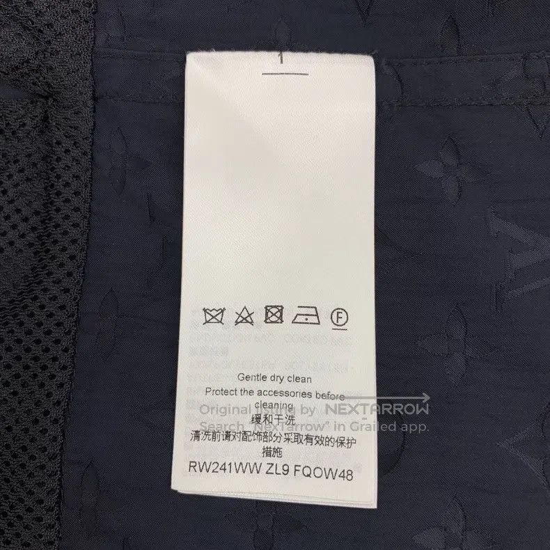 Louis Vuitton Louis Vuitton Black logo full print hooded zippered long s Size XS / US 0-2 / IT 36-38 - 7 Thumbnail