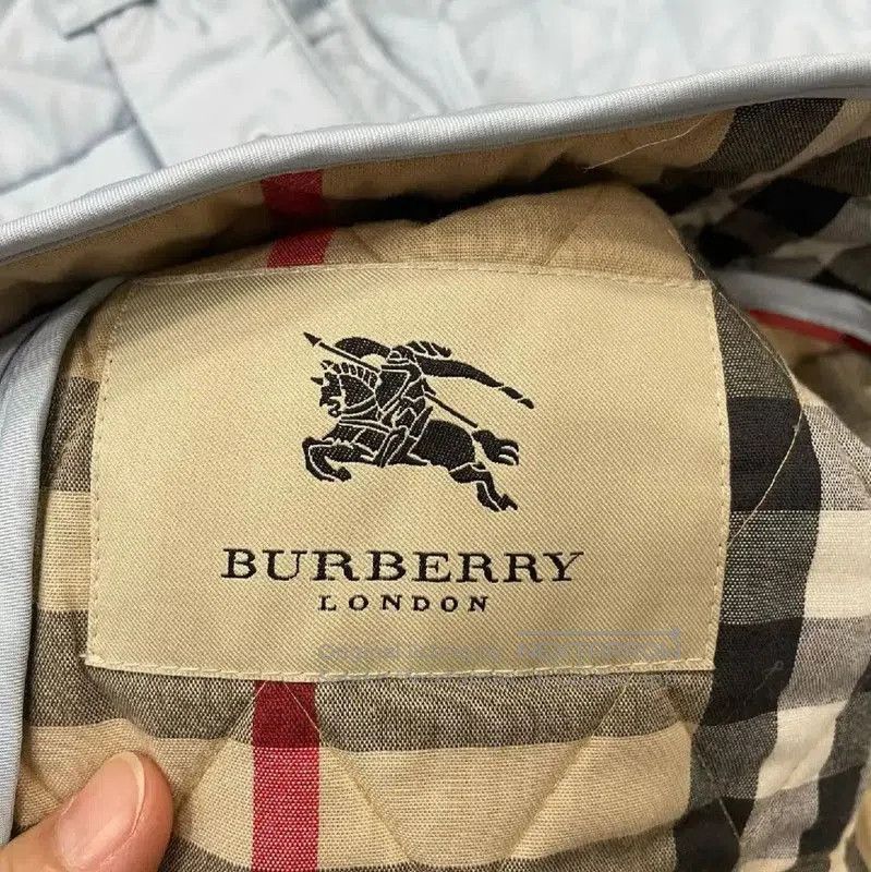 Burberry Burberry Light Blue Quilted Cotton Jacket. Size M / US 6-8 / IT 42-44 - 3 Thumbnail
