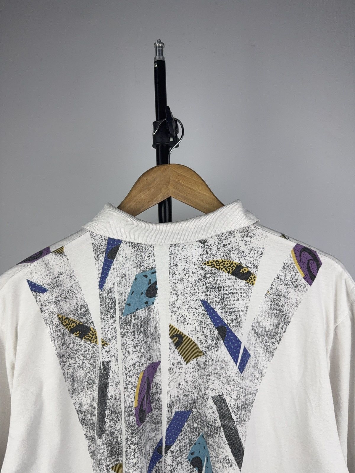 Asics Vintage Asics 90s Abstract Graphic Polo Shirt – Size L Size US L / EU 52-54 / 3 - 10 Thumbnail