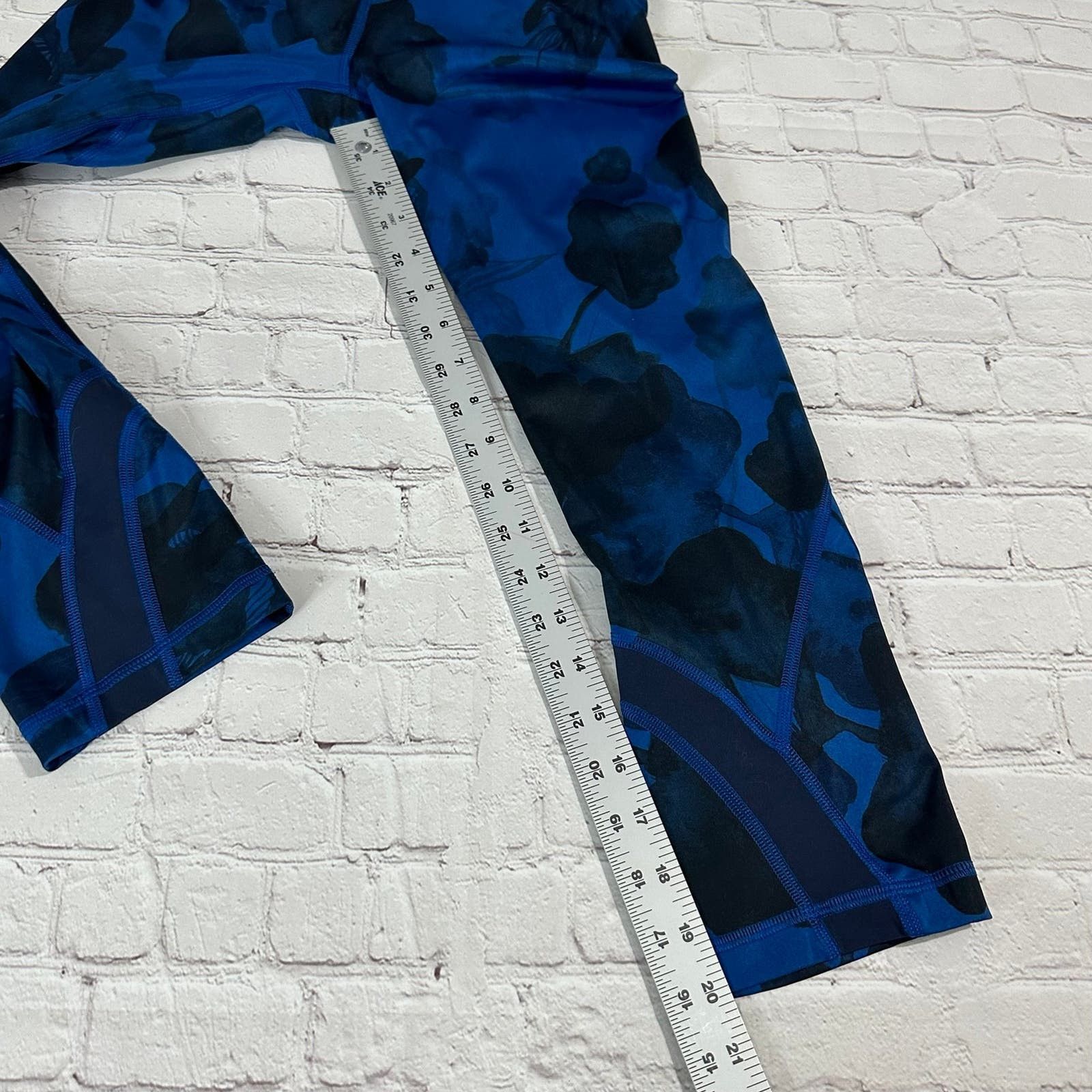 Lululemon lululemon leggings size 6 Size 28" / US 6 / IT 42 - 8 Thumbnail
