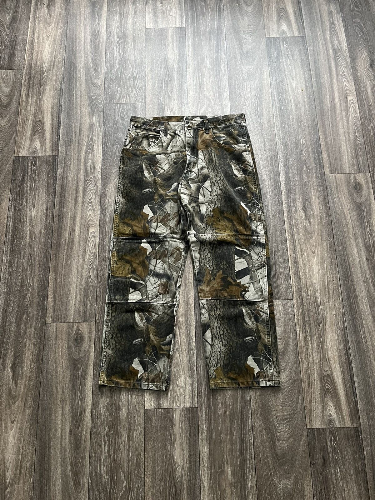 image of Crazy Vintage Baggy Carhartt Style Camo Pants in Realtree, Men's (Size 34)