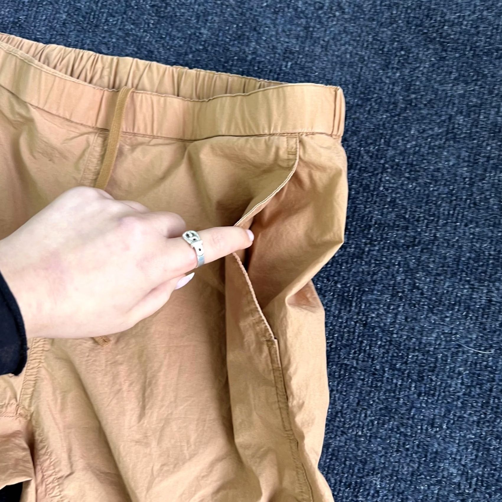 Uniqlo Uniqlo Jogger Pants Mens M Beige Elastic Waist Tapered Cuffed Cotton / Casual Travel / Pockets / Regular Fit / 28-29in Waist Size US 31 - 7 Thumbnail
