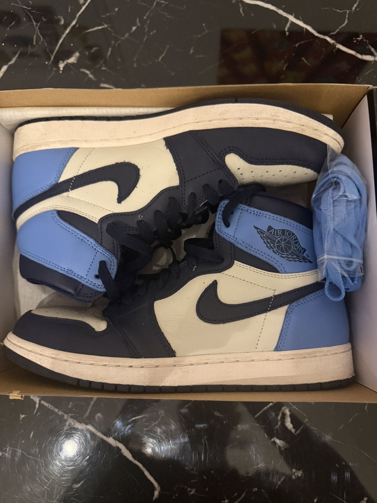 Nike Air Jordan 1 Retro High OG 'Obsidian' (2019) Size US 9.5 / EU 42-43 - 1 Thumbnail