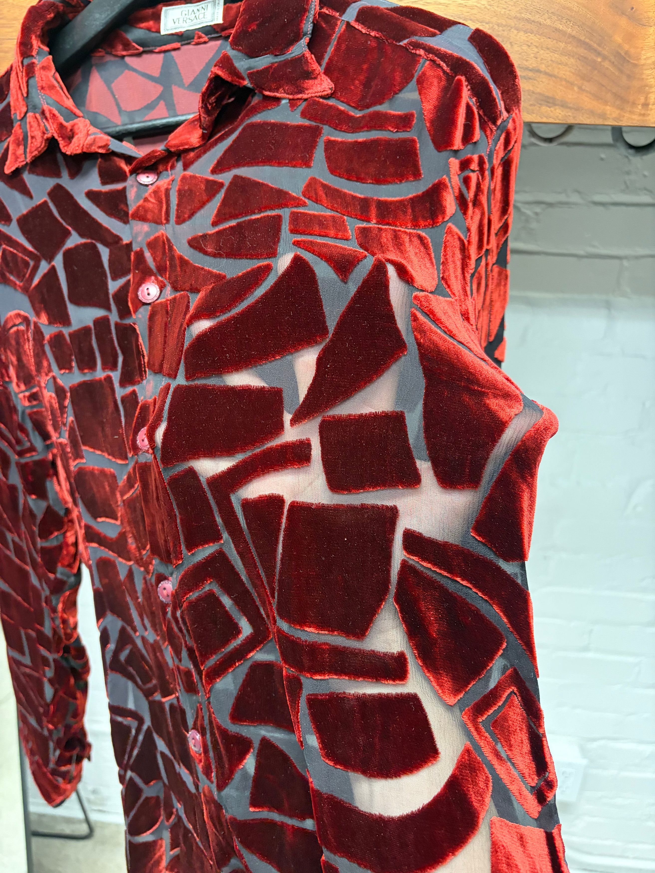 Versace Vintage Gianni Versace Sheer Mesh/Red Velvet Geometric Panelled Button Up Shirt Size US L / EU 52-54 / 3 - 3 Thumbnail