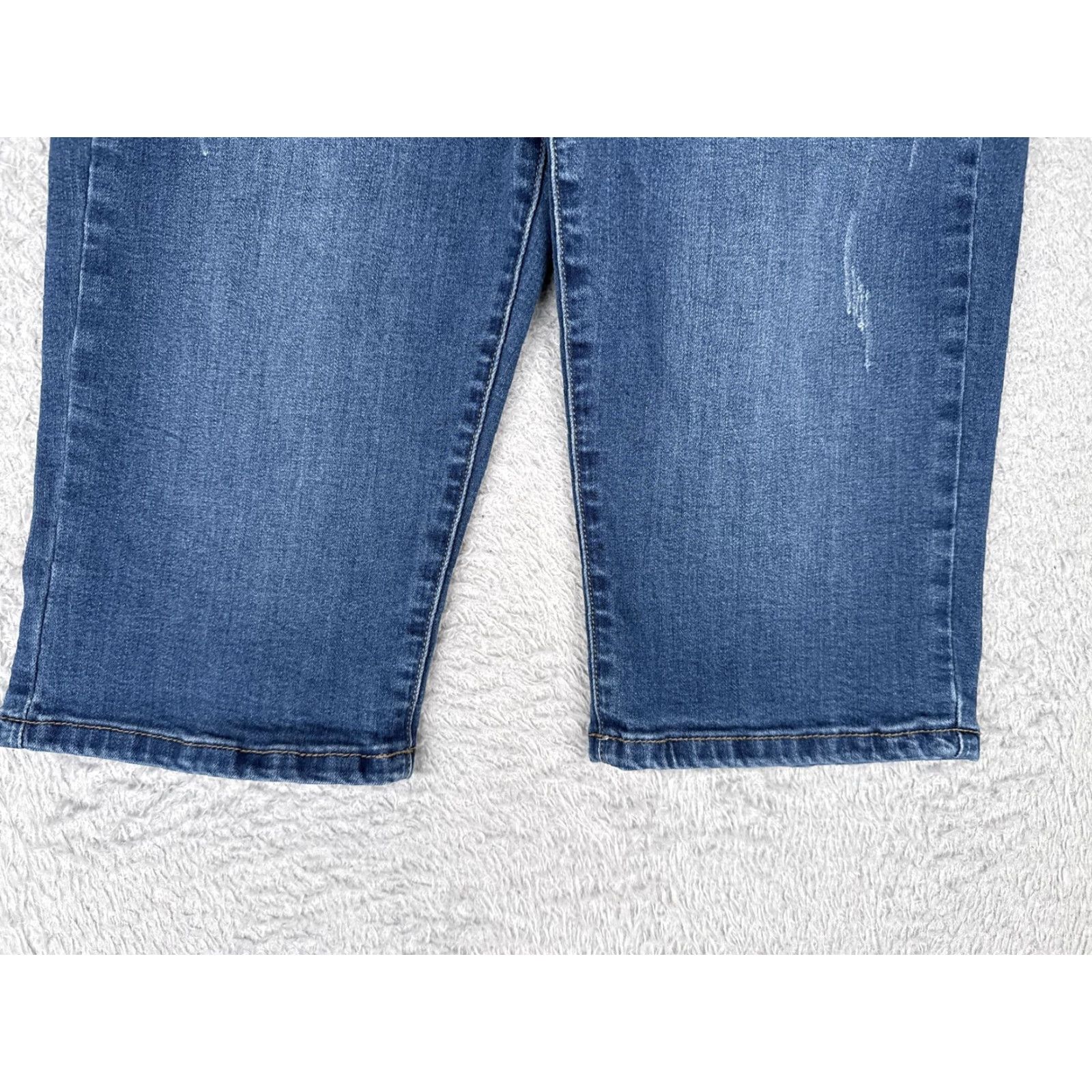 Denime DownEast Jeans Womens Capri 8 Blue Distressed Mid Rise Zip Fly Denim Stretch 5-Pocket City Size 30" / US 8 / IT 44 - 2 Thumbnail