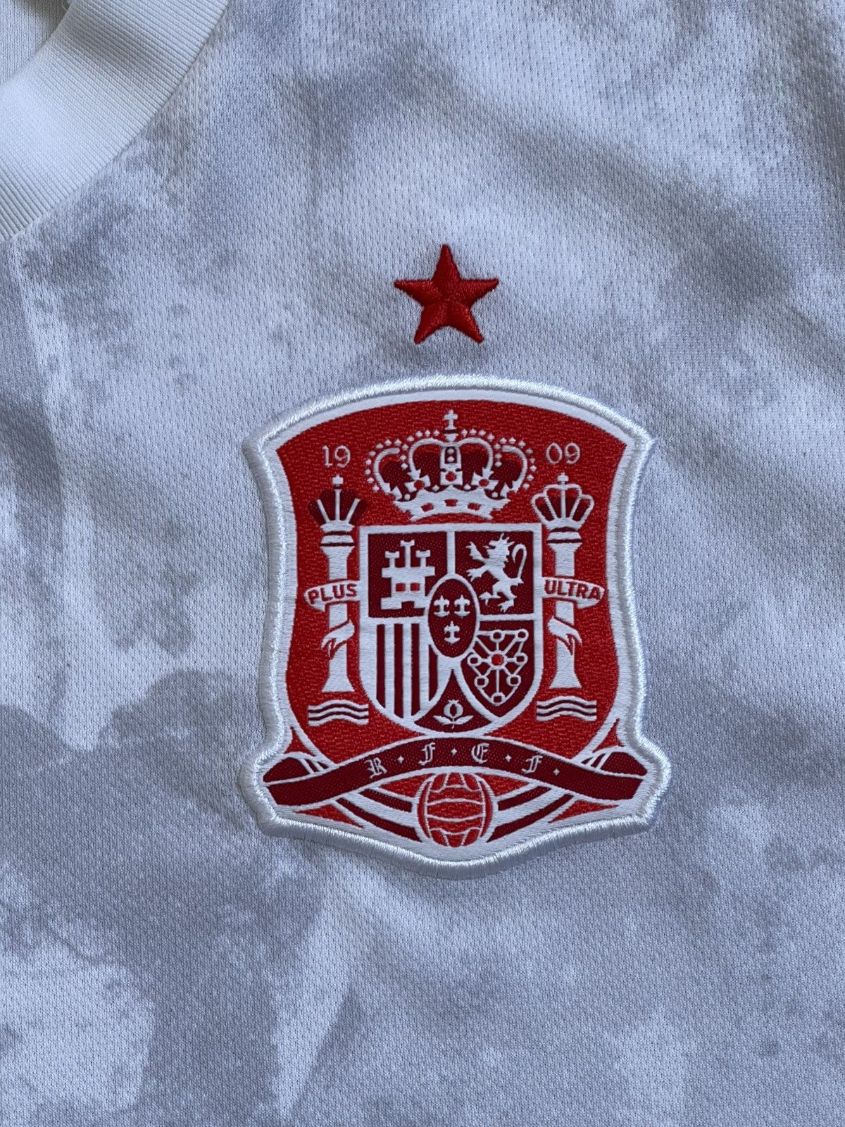 Adidas Adidas Spain 2020 Away Football Jersey Gray Camo Blokecore Size US M / EU 48-50 / 2 - 6 Thumbnail
