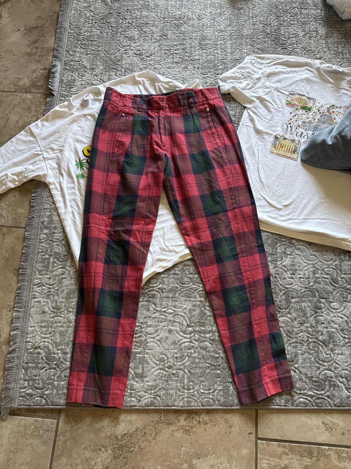 Versus Versace VERSUS VERSACE RED GREEN BLACK PLAID PANTS Size US 30 / EU 46 - 2 Thumbnail