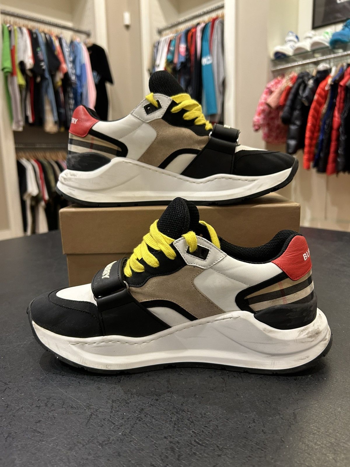 Burberry Burberry Ramsey Sneaker Size US 7 / EU 40 - 2 Thumbnail