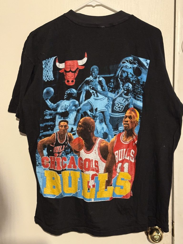 Vintage Vintage Chicago Bulls 1996 Rap tee bootleg size XXL Size US XXL / EU 58 / 5 - 1 Thumbnail