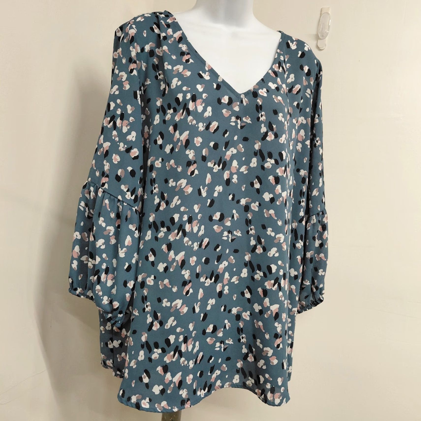 Vintage Collective Concepts Blouse Women's 1X Plus Size Slate Blue Balloon Sleeve Vneck Size XL / US 12-14 / IT 48-50 - 3 Thumbnail